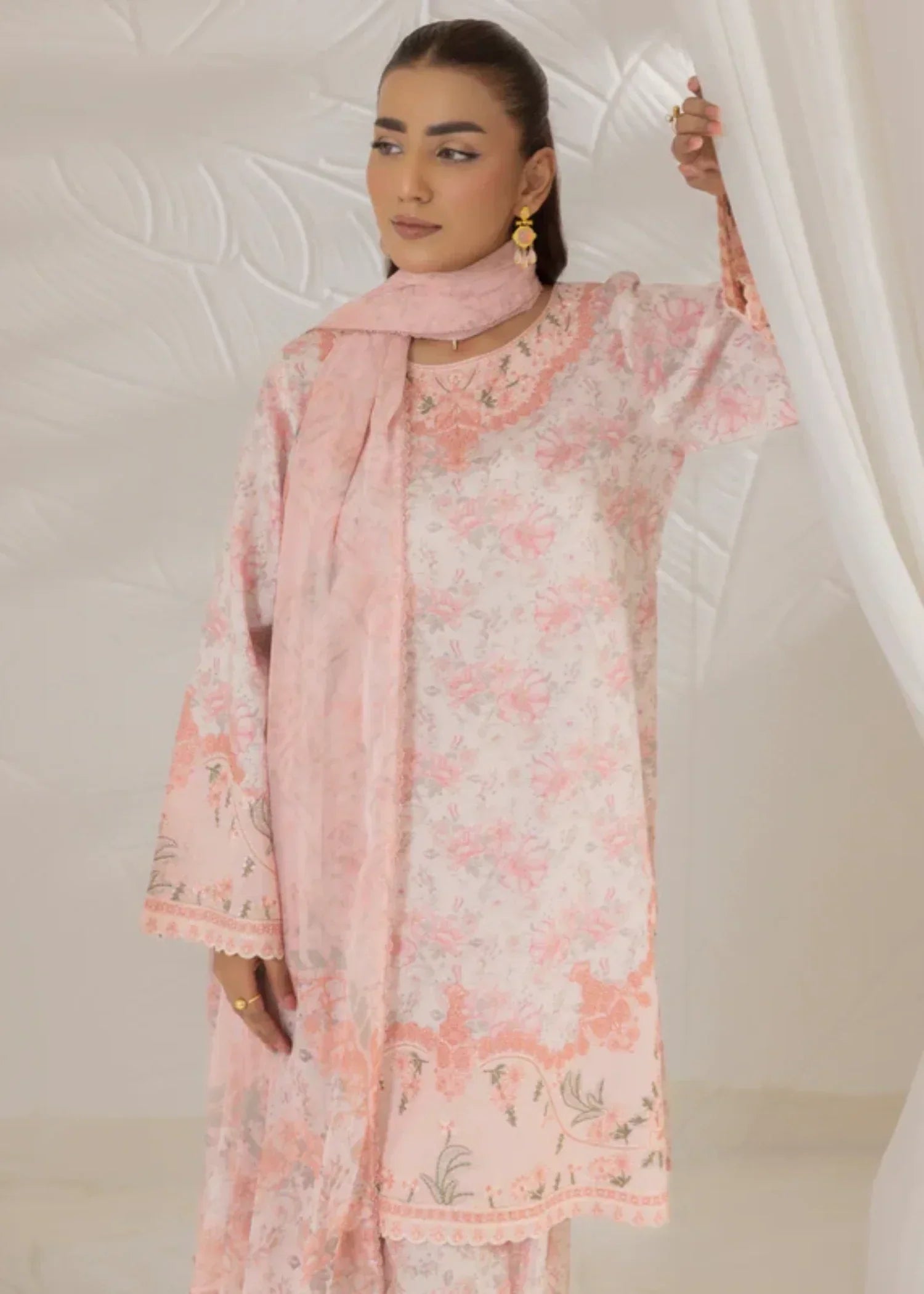 Mohagni LP 11 STITCHED I UNSTITCHED Women 3pcs