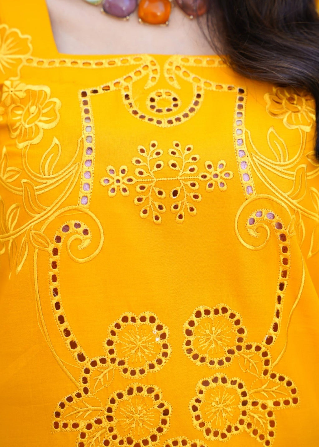 H&U Collection Golden Marigold Women 2pcs