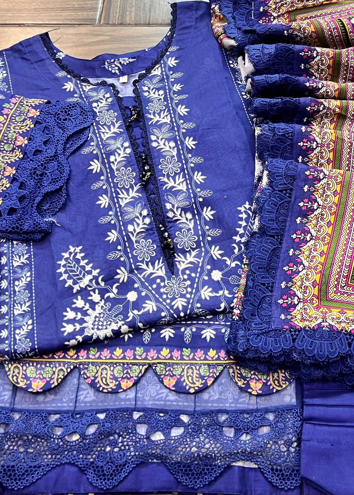 Mausammary Prints Pret Banafsha Women 3pcs