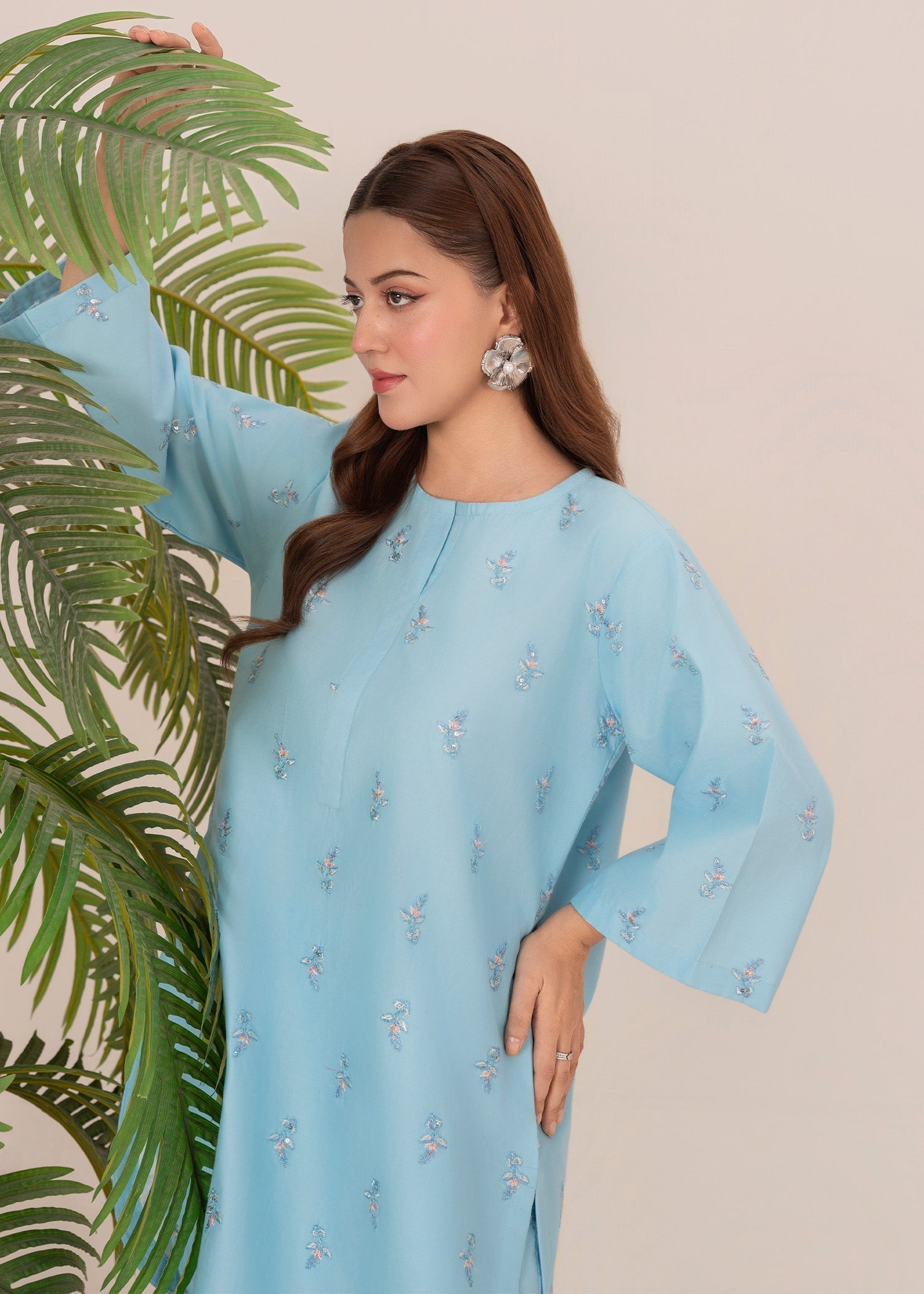 Chandan Nagri MIRA Women 1pcs