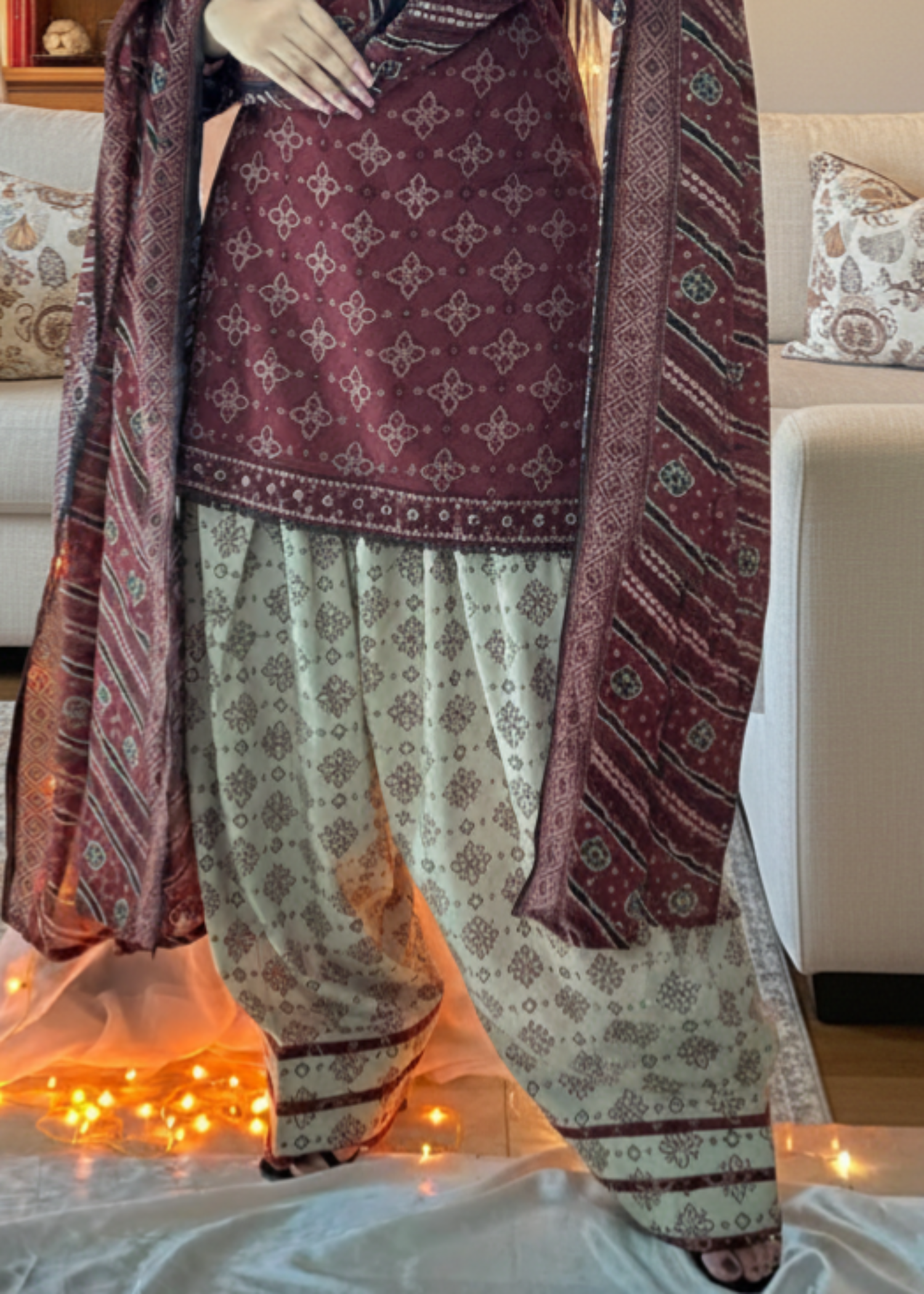 Gulposh Chunri Mehroon (Digital Print with Farshi Shalwar) Women 3pcs