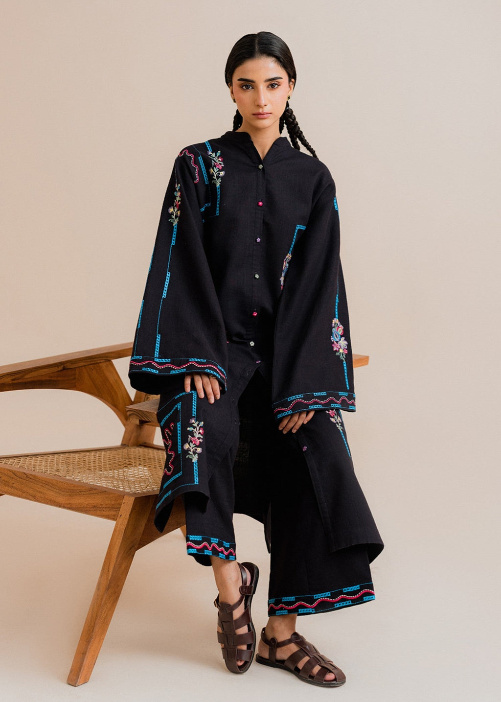 Kiara Dovra – Embroidered Co ords Khaddar Set Women 2pcs