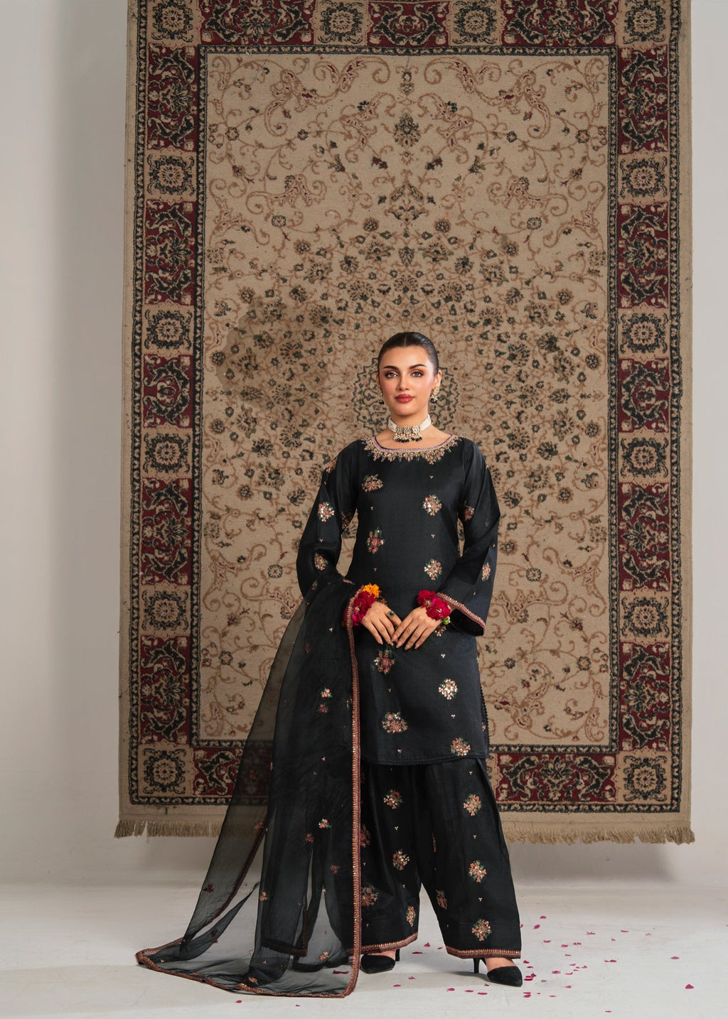 Maira Fashion Black embroided kurta set Women 3pcs