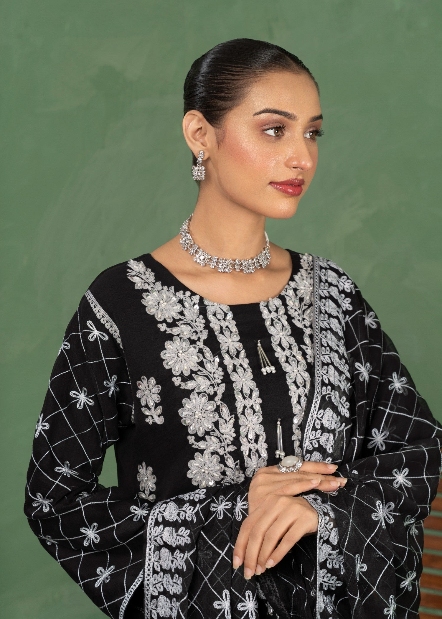 Four Season Boutique ZEWAR BLACK Women 3pcs