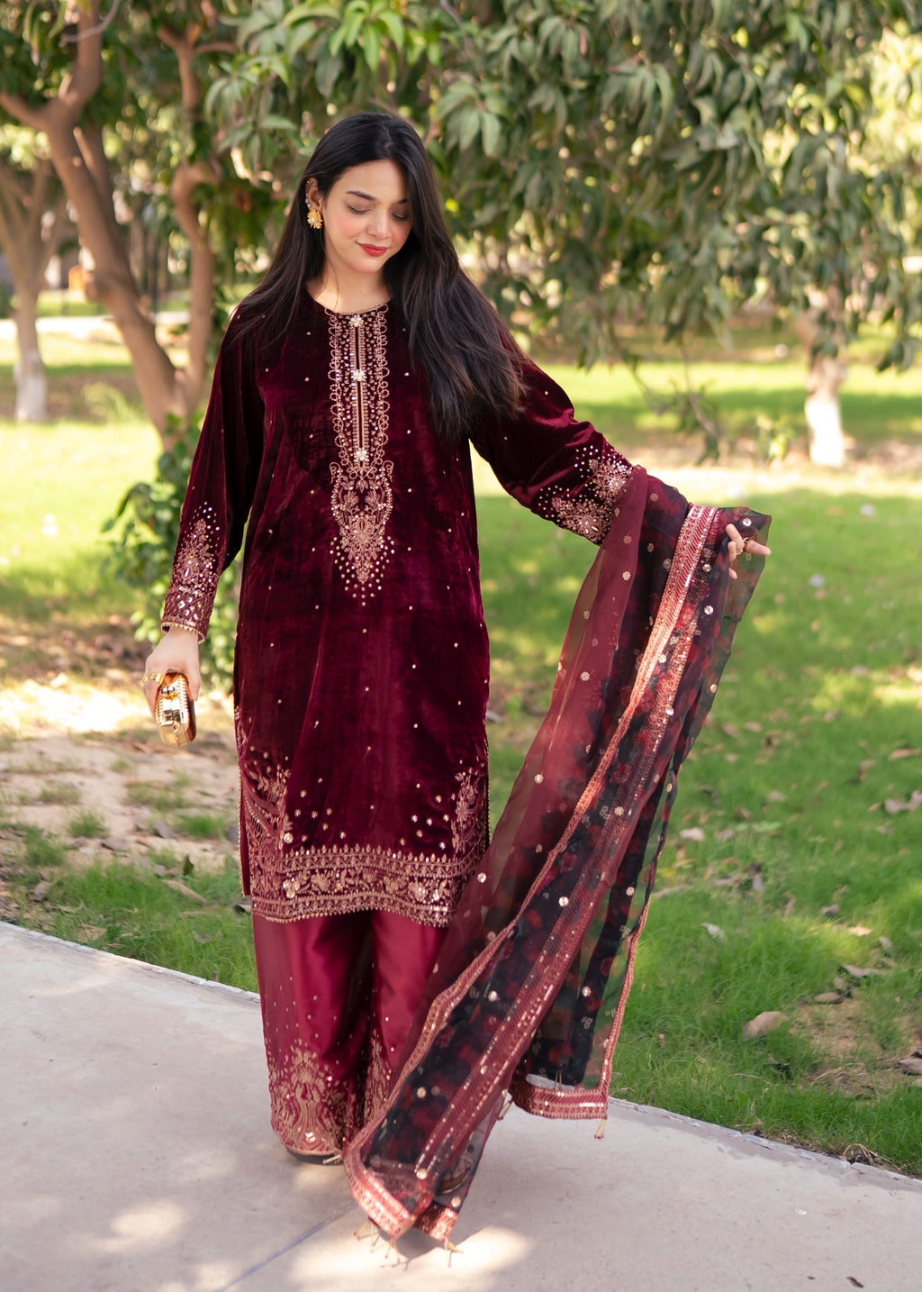 Suits By Sadia Velvet maroon nimra Women 3pcs