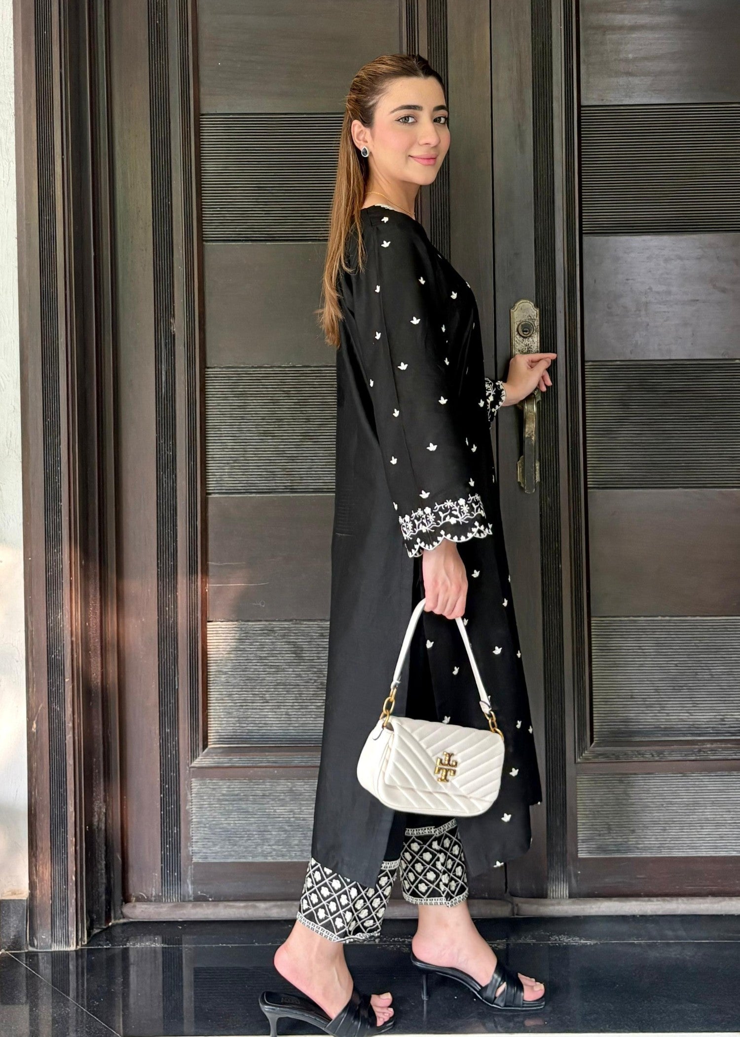 Kunaar Grace Black Women 2pcs