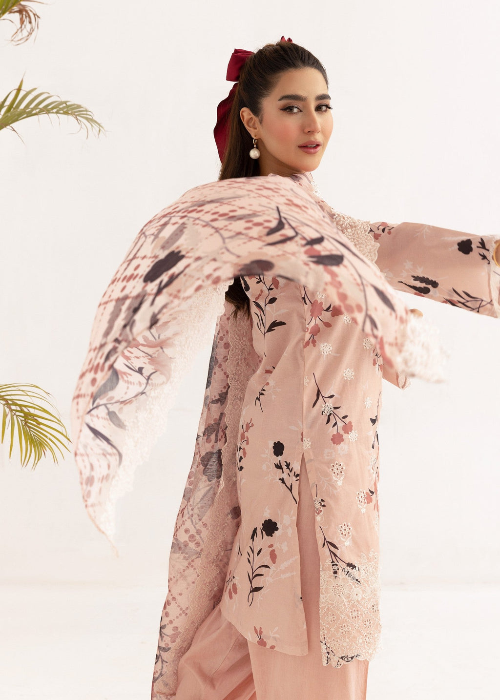 Aik Pret Haya 25 Women 3pcs