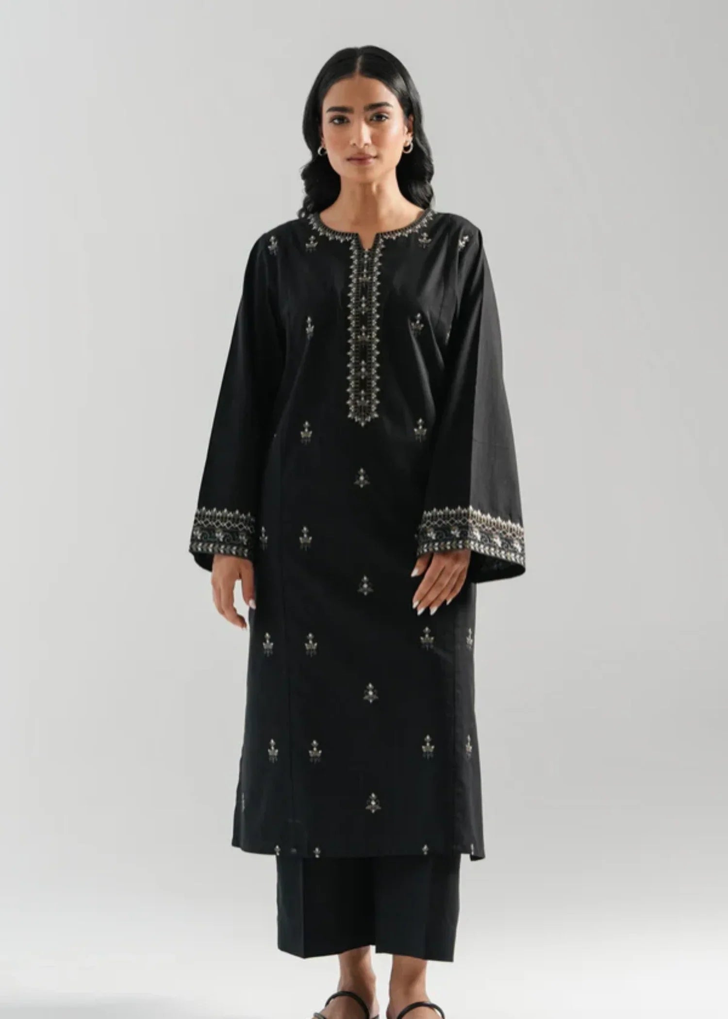 Zeen EMBROIDERED SUIT WAM25219 Women 2pcs