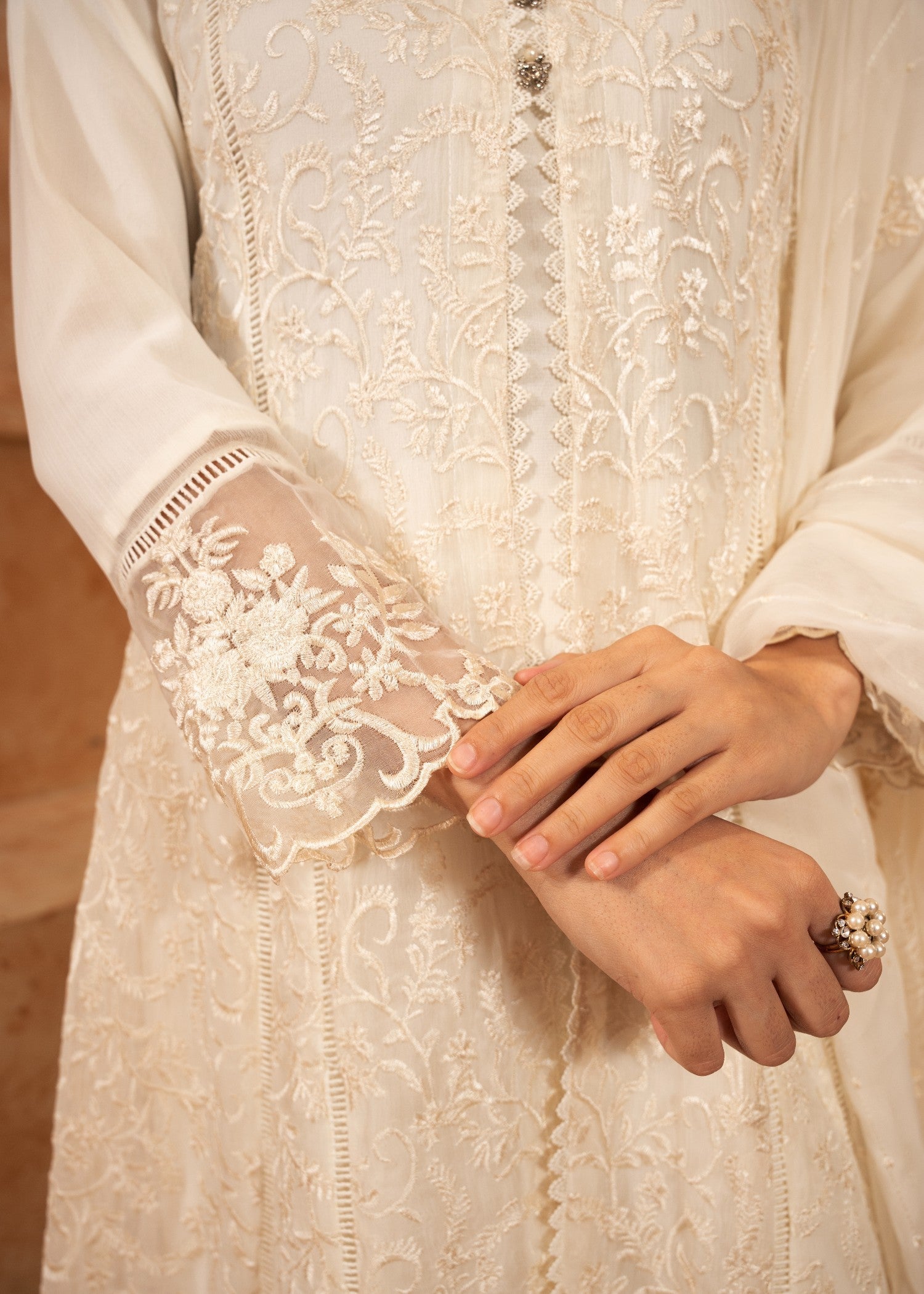 Manahils K 113 OFF WHITE Women 4pcs