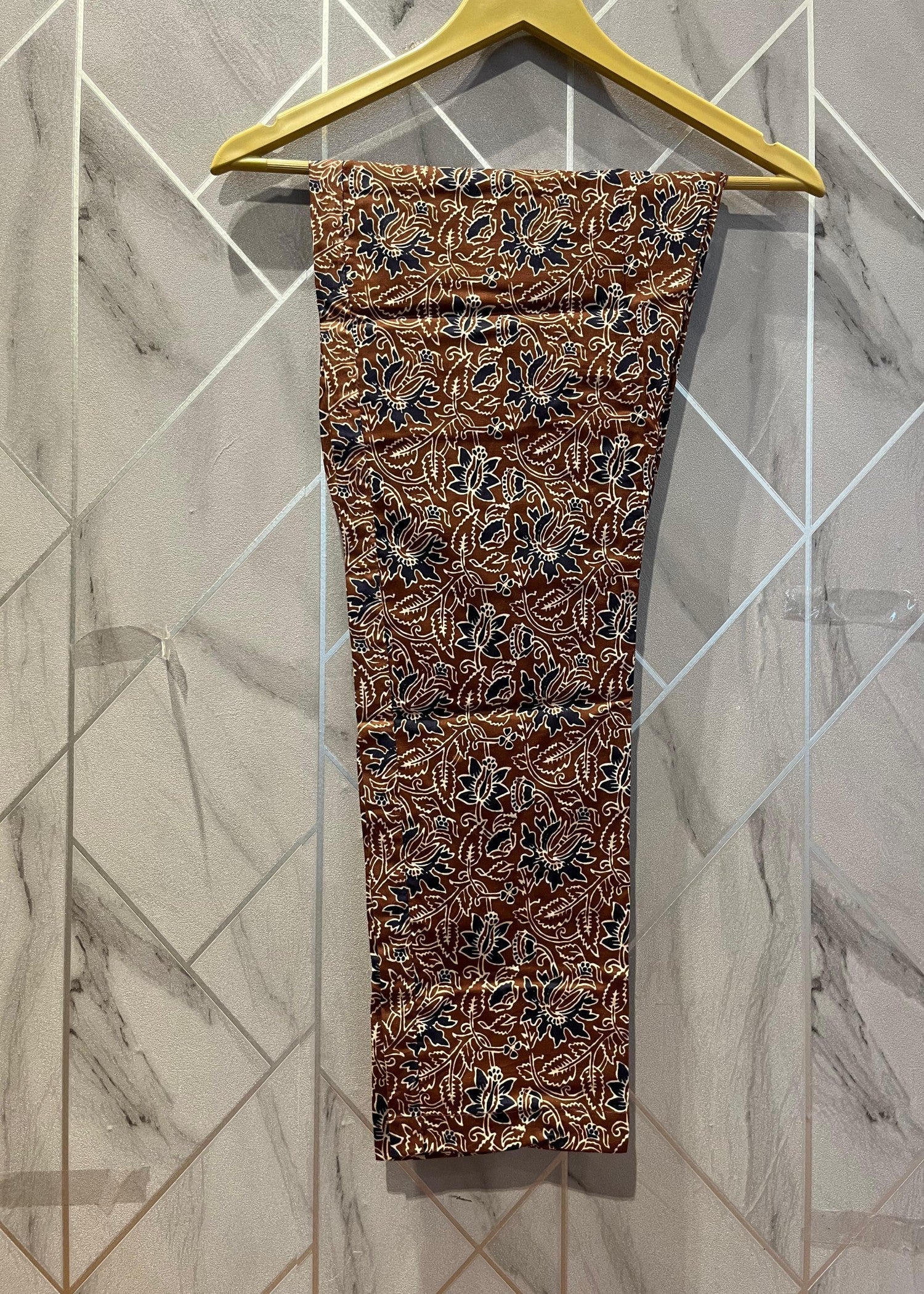 Salimas Lawn Cotton Suit – Brown Base with Black & White Floral Print Women 2pcs