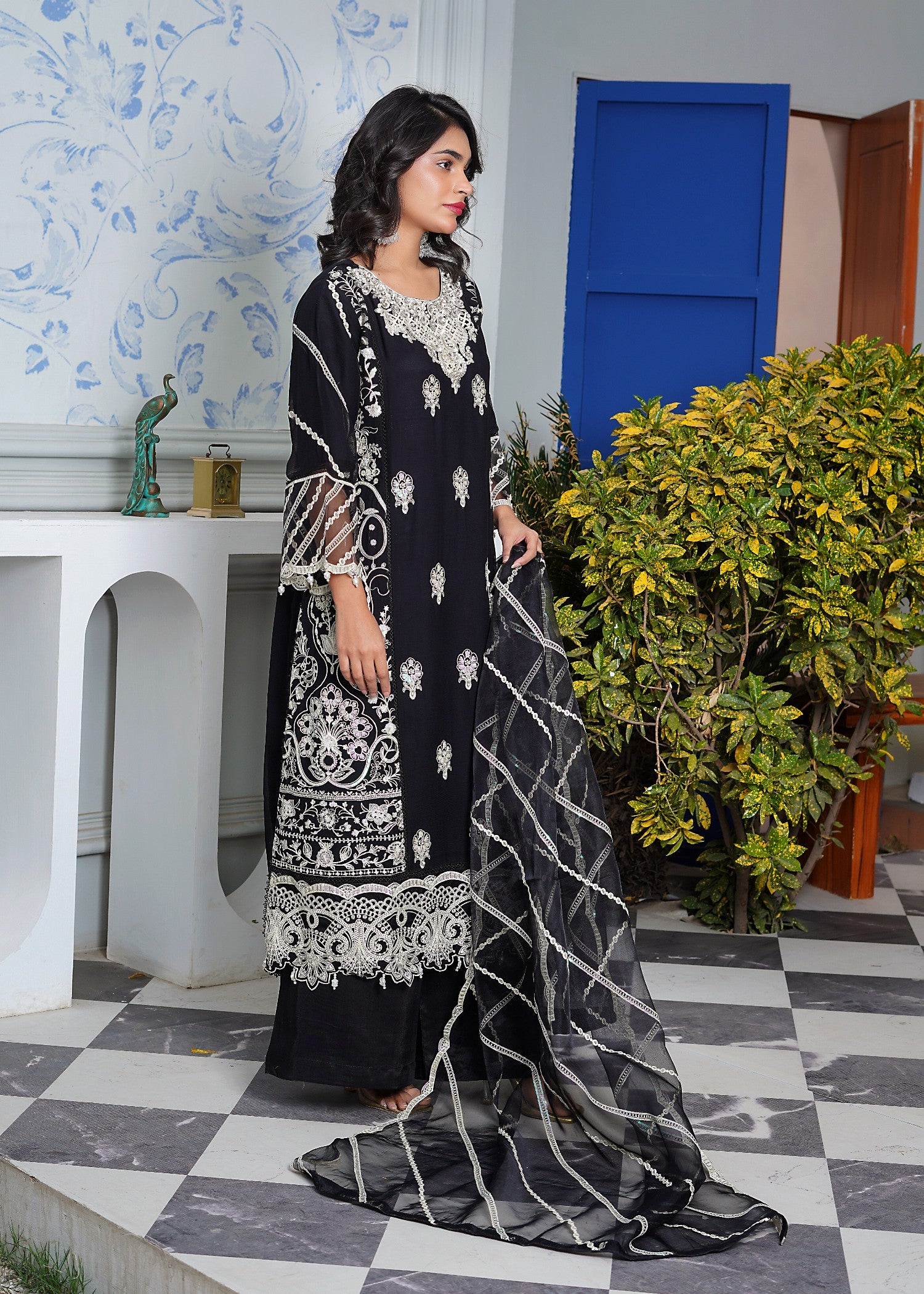 Pehnawa Fashion Bold Black chiffon Women 3pcs