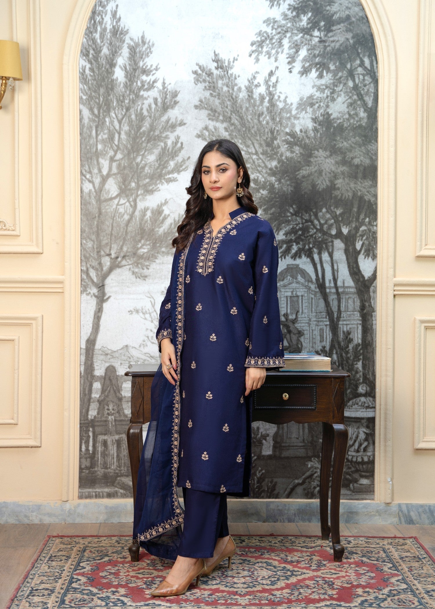 Fabric Garden Crowned Blue EMB Women 3pcs