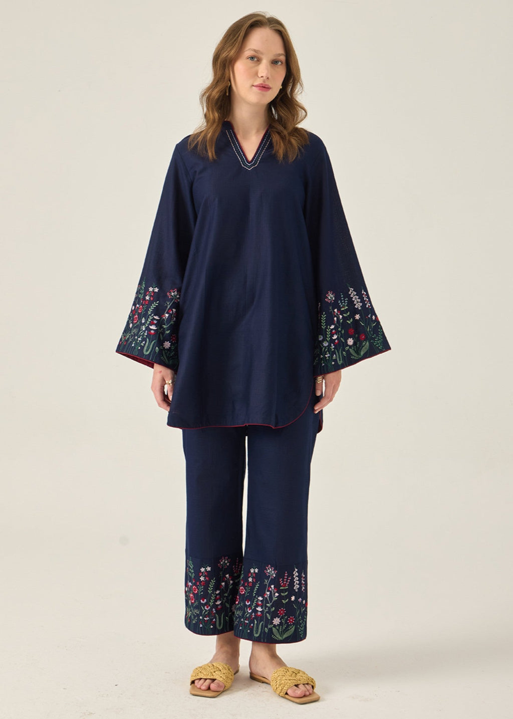 Kiara Serel – Embroidered Co ords Set Women 2pcs