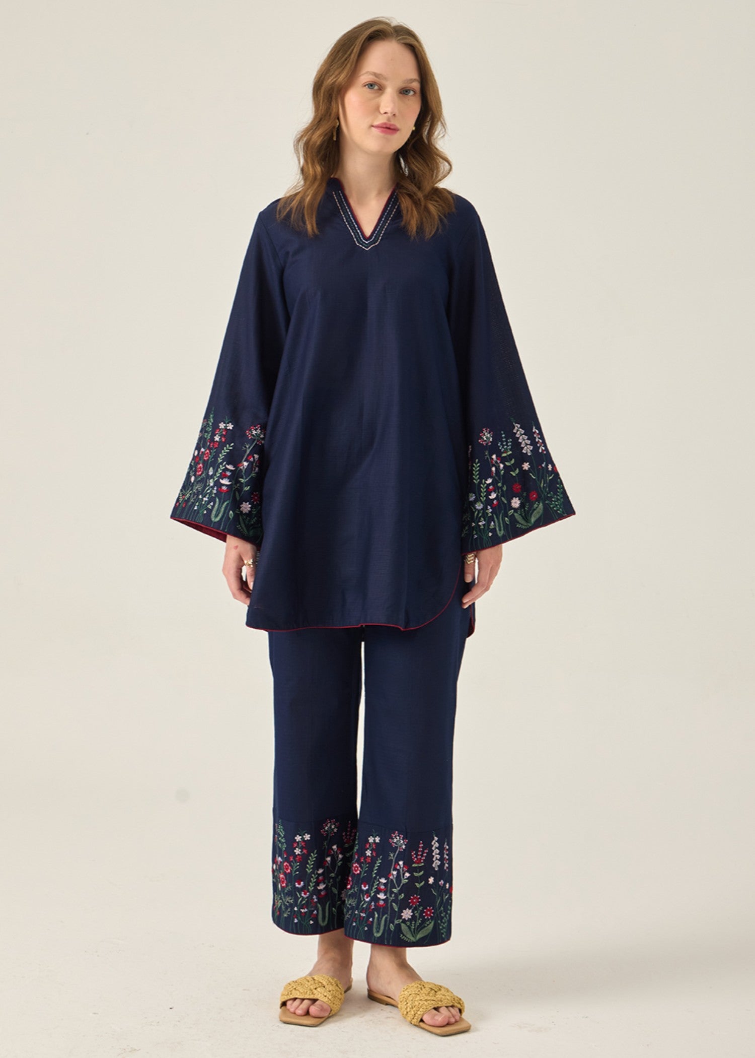 Kiara Serel – Embroidered Co ords Set Women 2pcs