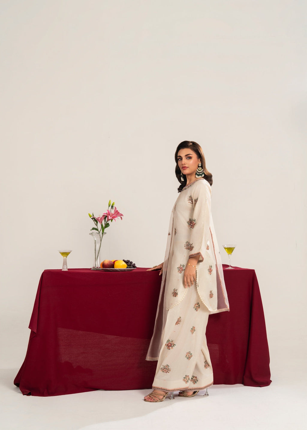 Maira Fashion Ivory Embroidered Kurta Set Women 3pcs