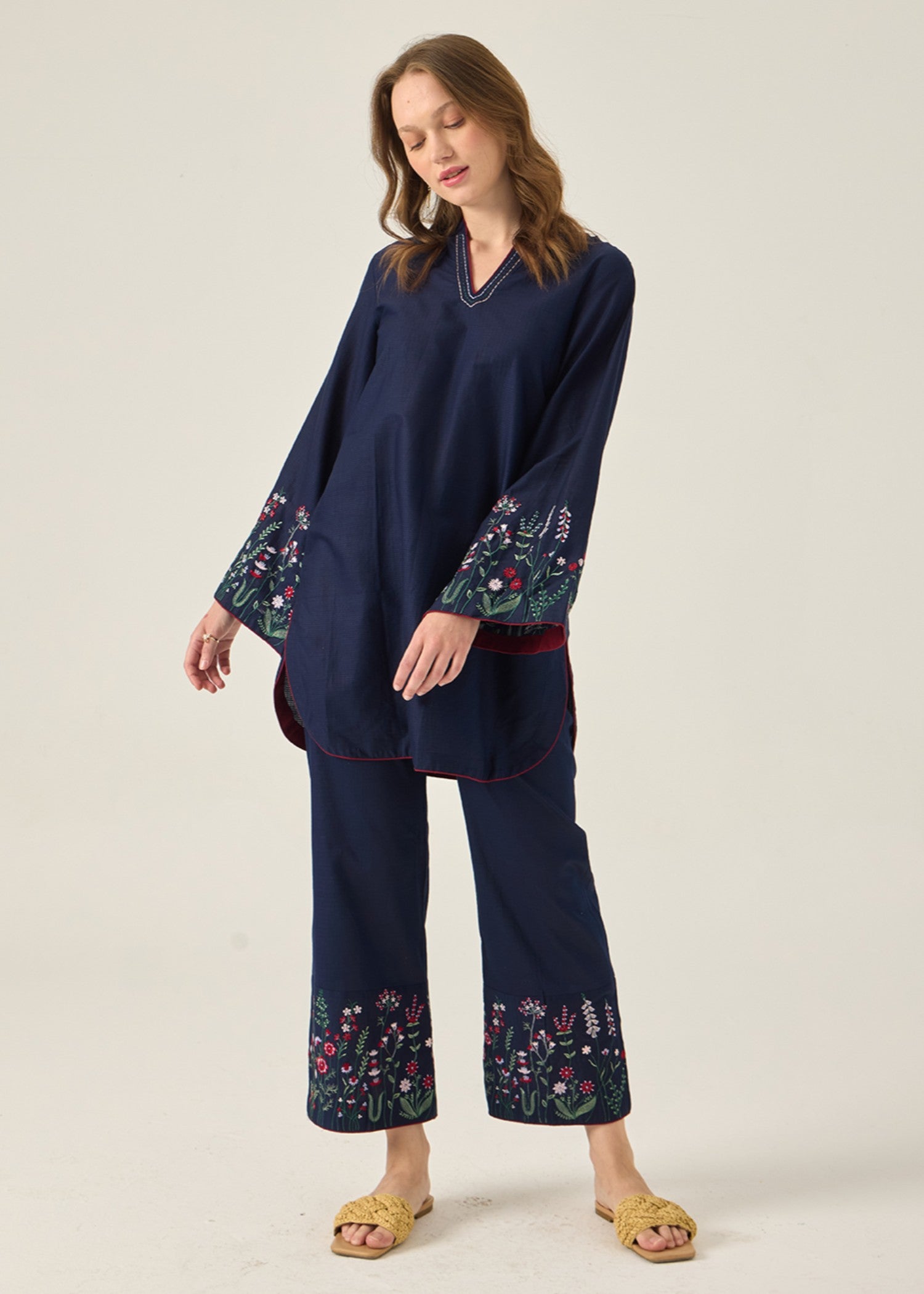 Kiara Serel – Embroidered Co ords Set Women 2pcs