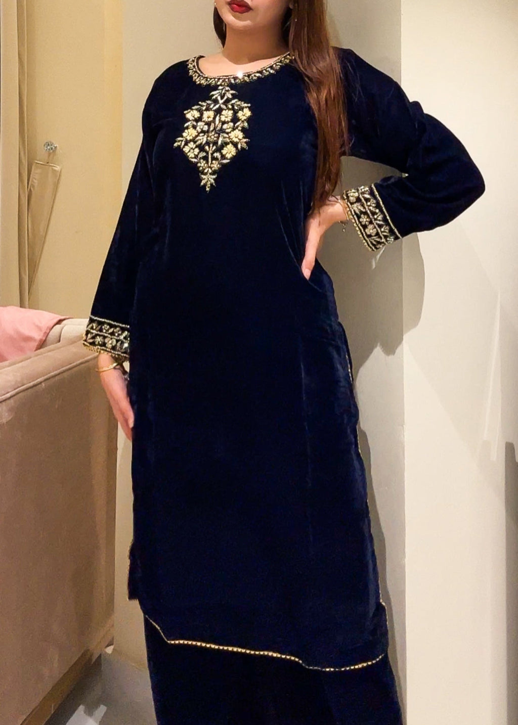 Laal Clothing Velvet V 05 Women 2pcs