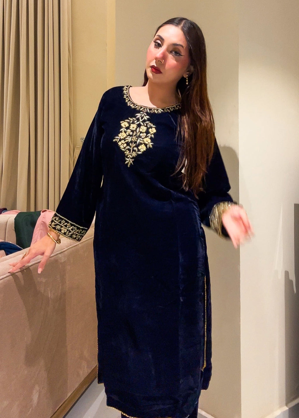 Laal Clothing Velvet V 05 Women 2pcs