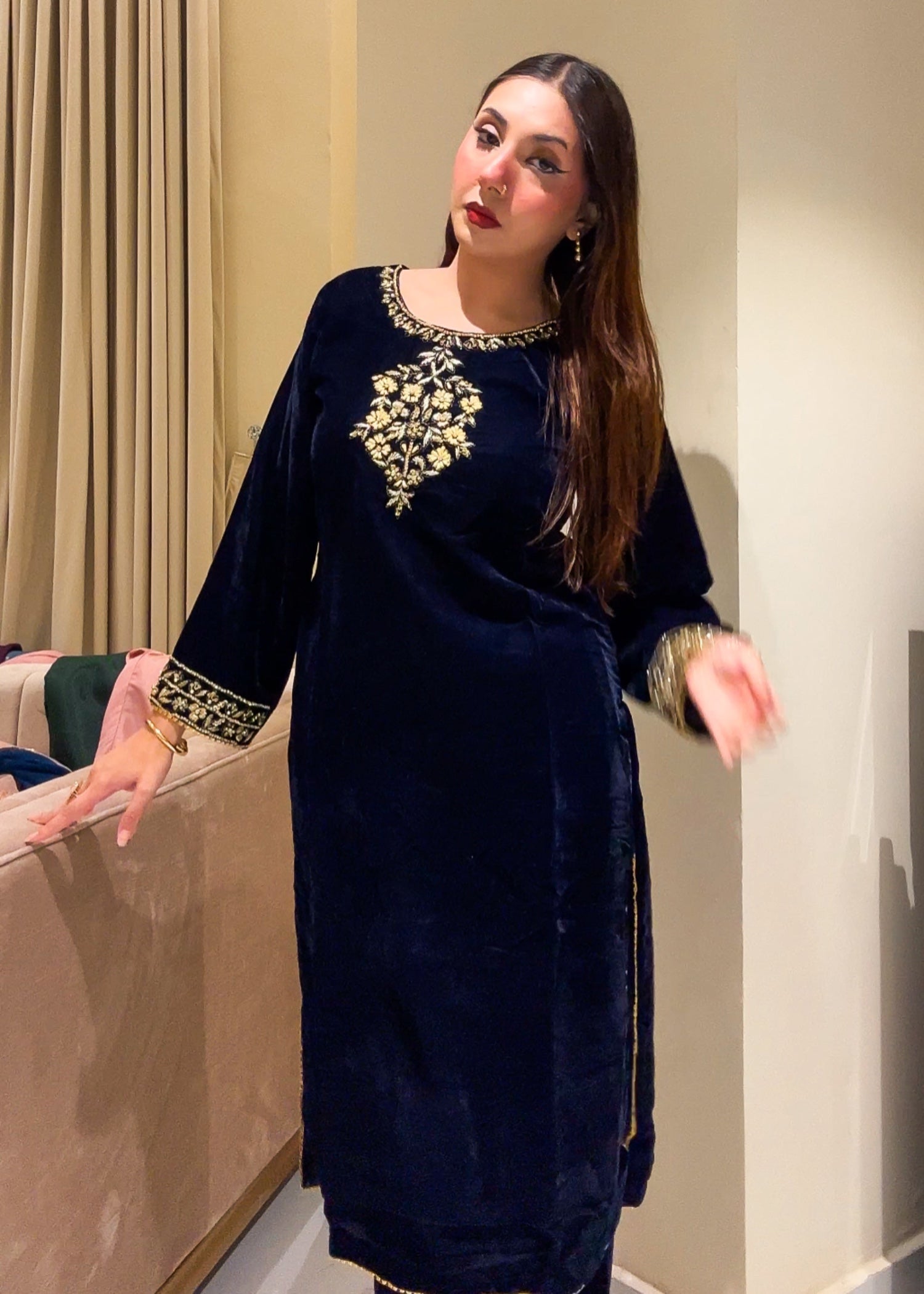 Laal Clothing Velvet V 05 Women 2pcs