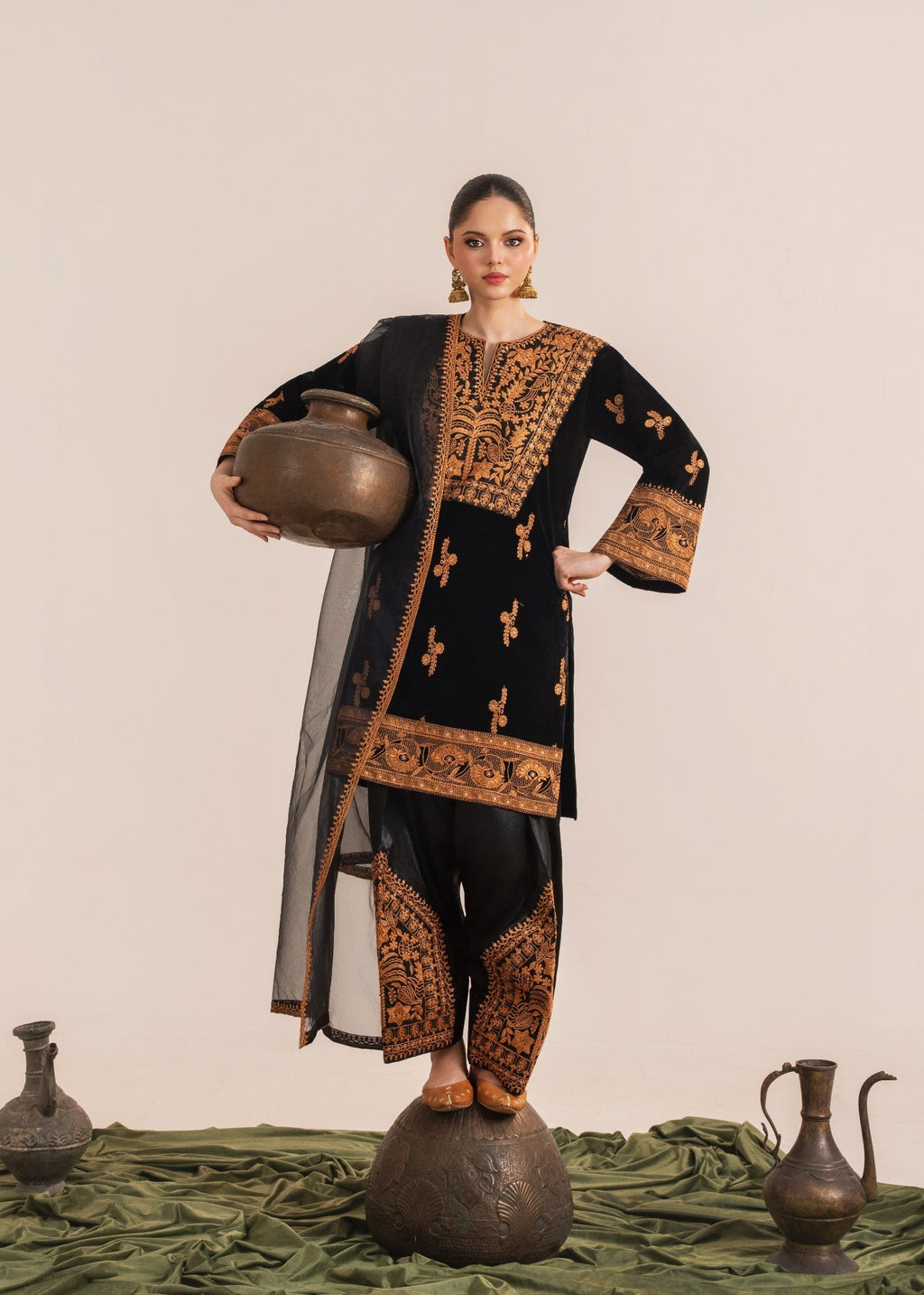 Rajdulari Kangana Velvet Women 3pcs