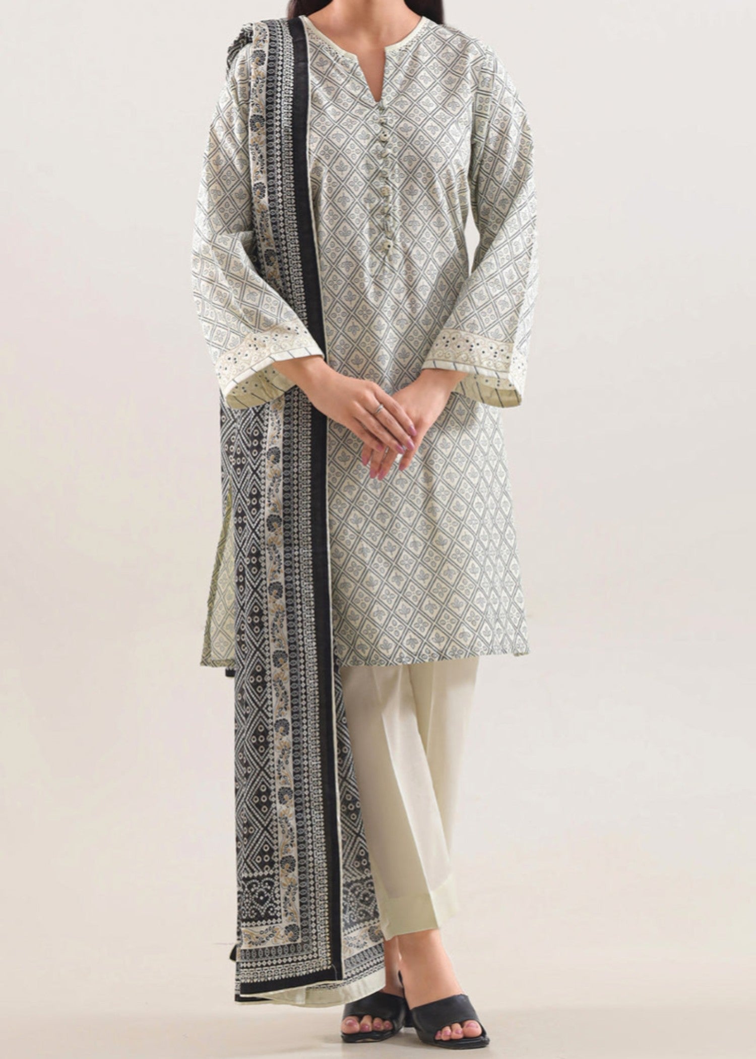 Saya Printed Lawn Stitched WP3P 718 Women 3pcs