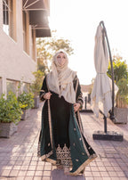 Mannat Kastoor Women 2pcs