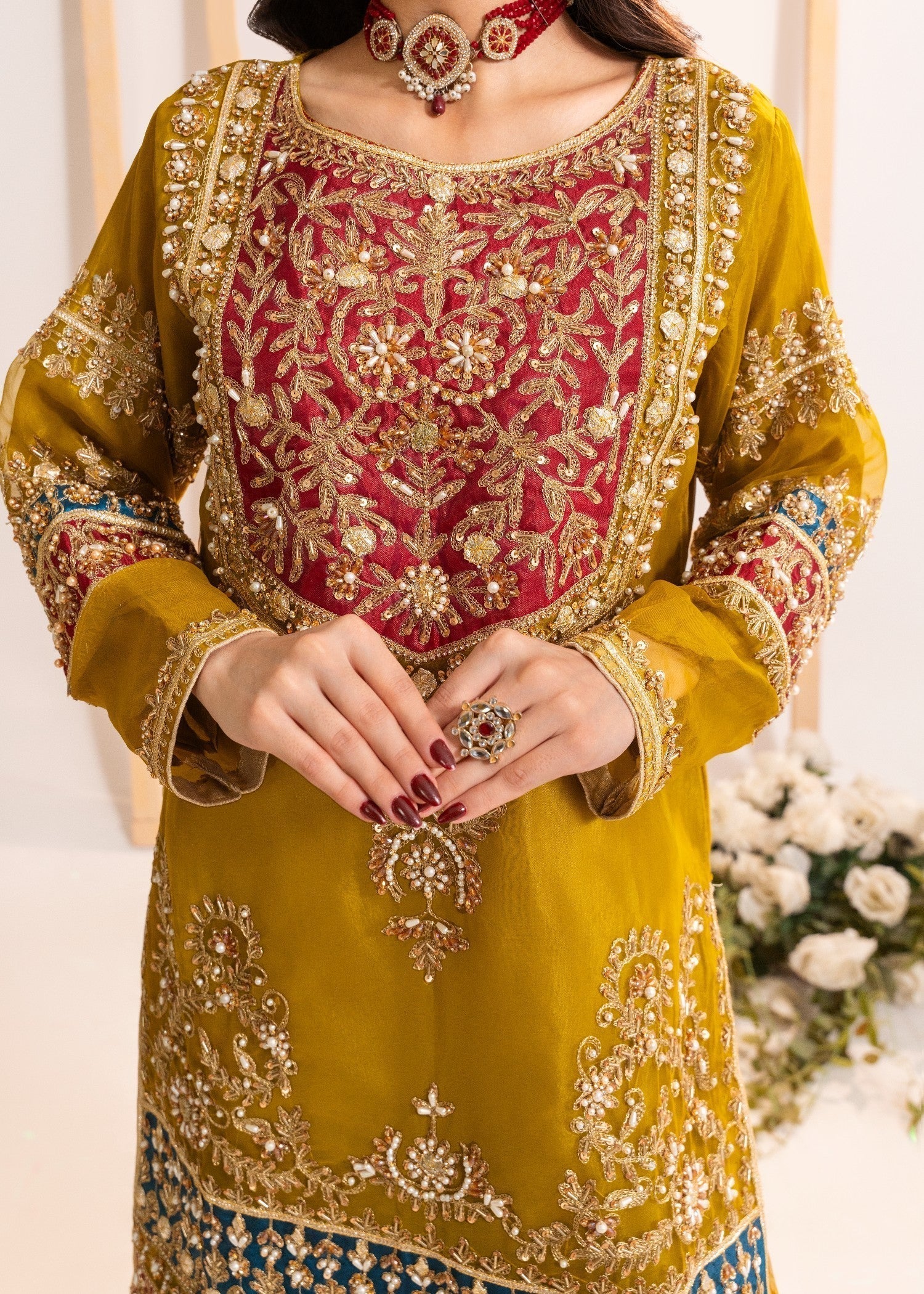 Avira Pret Janaan Women 3pcs