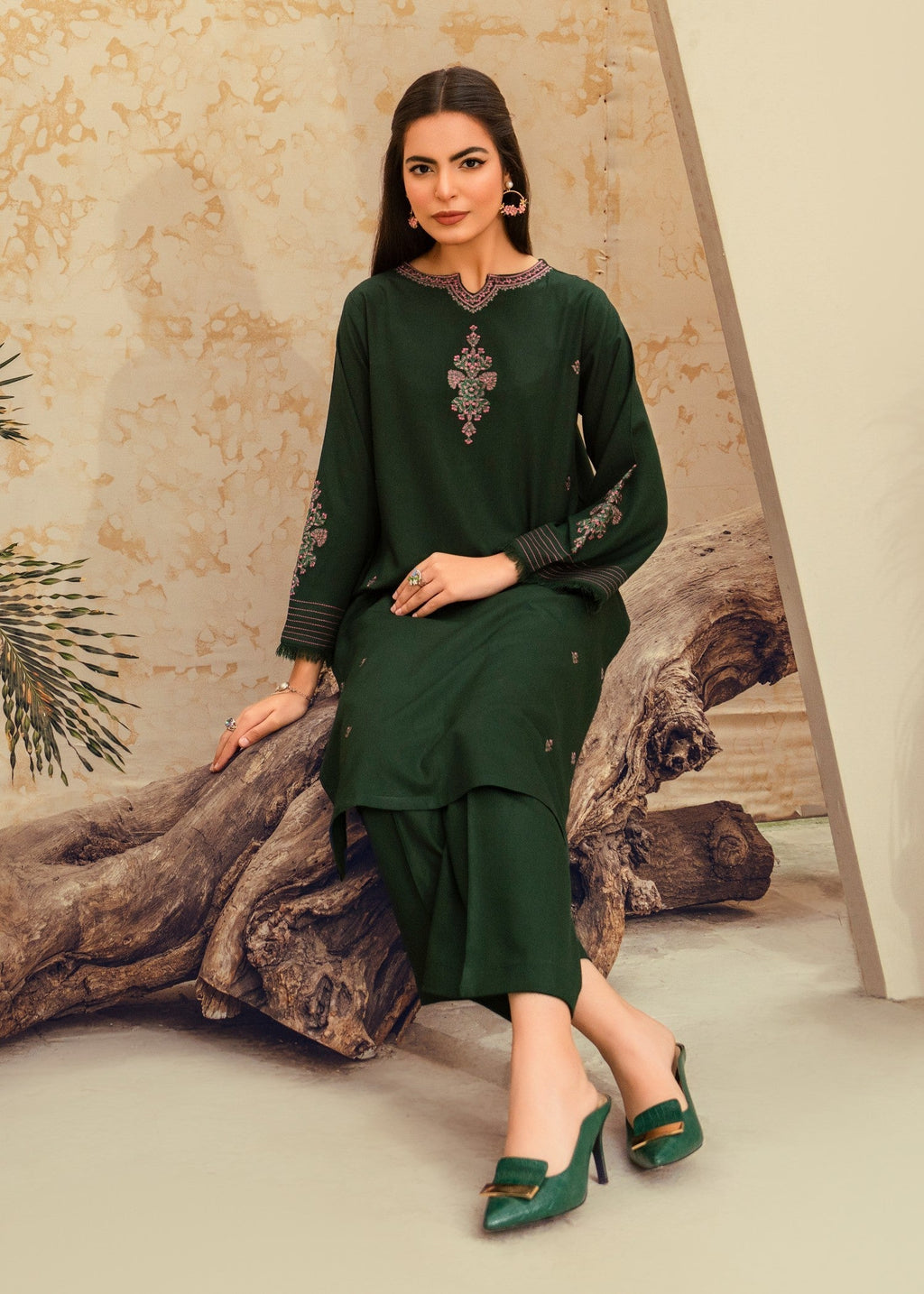 Thistle & Threads Emerald Women 2pcs