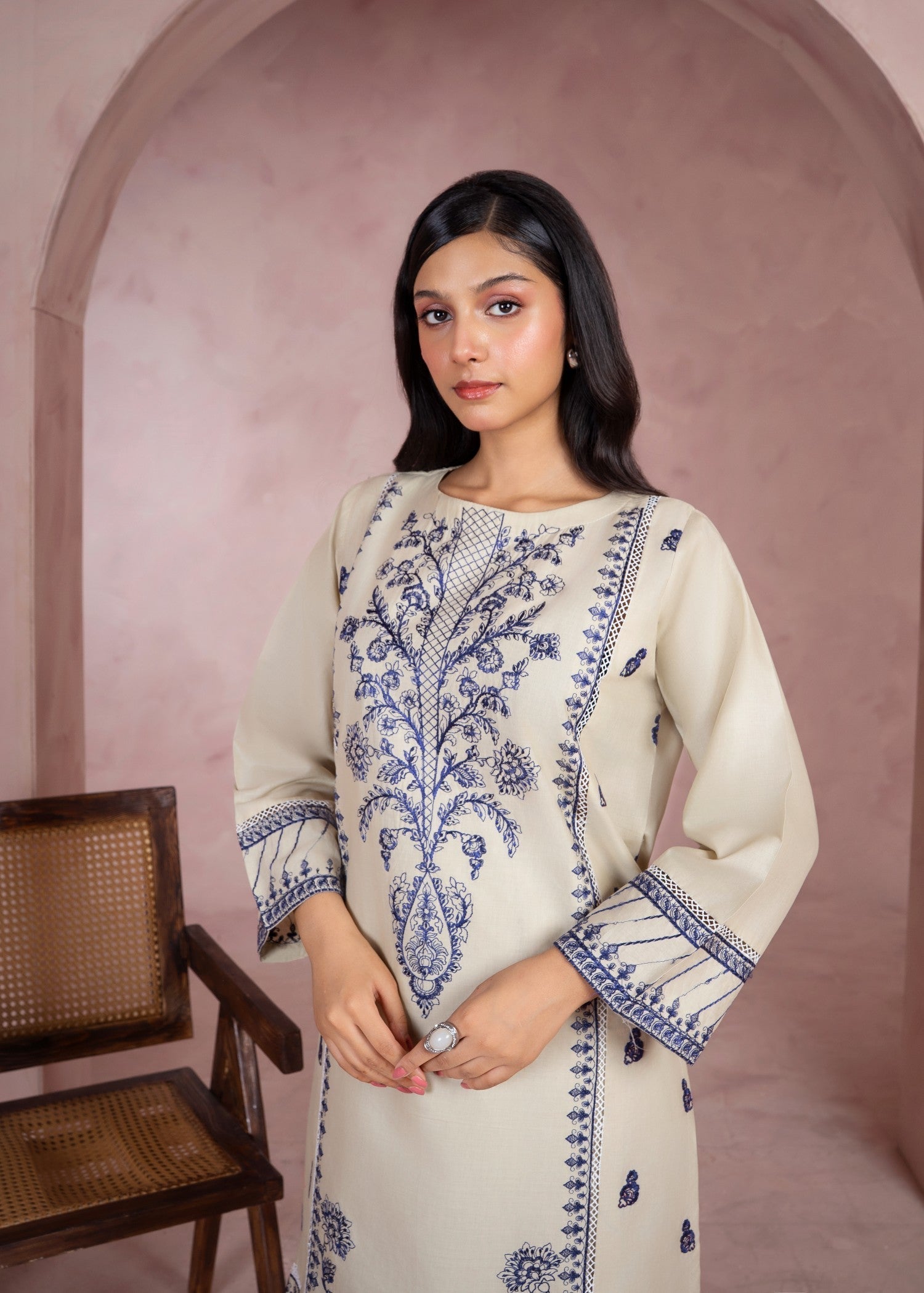Parveen By Dee Arts LUMI Women 2pcs
