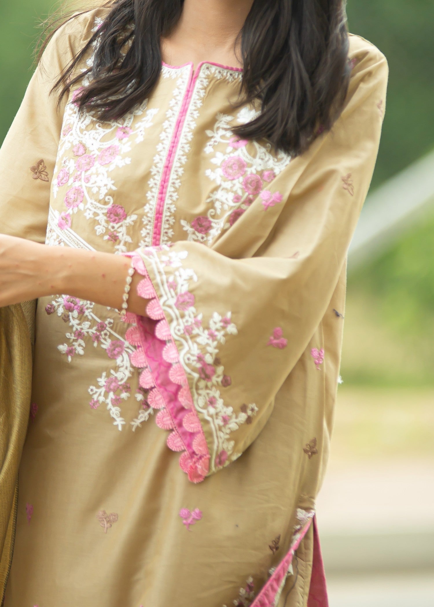 Hayati Collections Cotton Lawn | Embroidery | Cream Women 3pcs