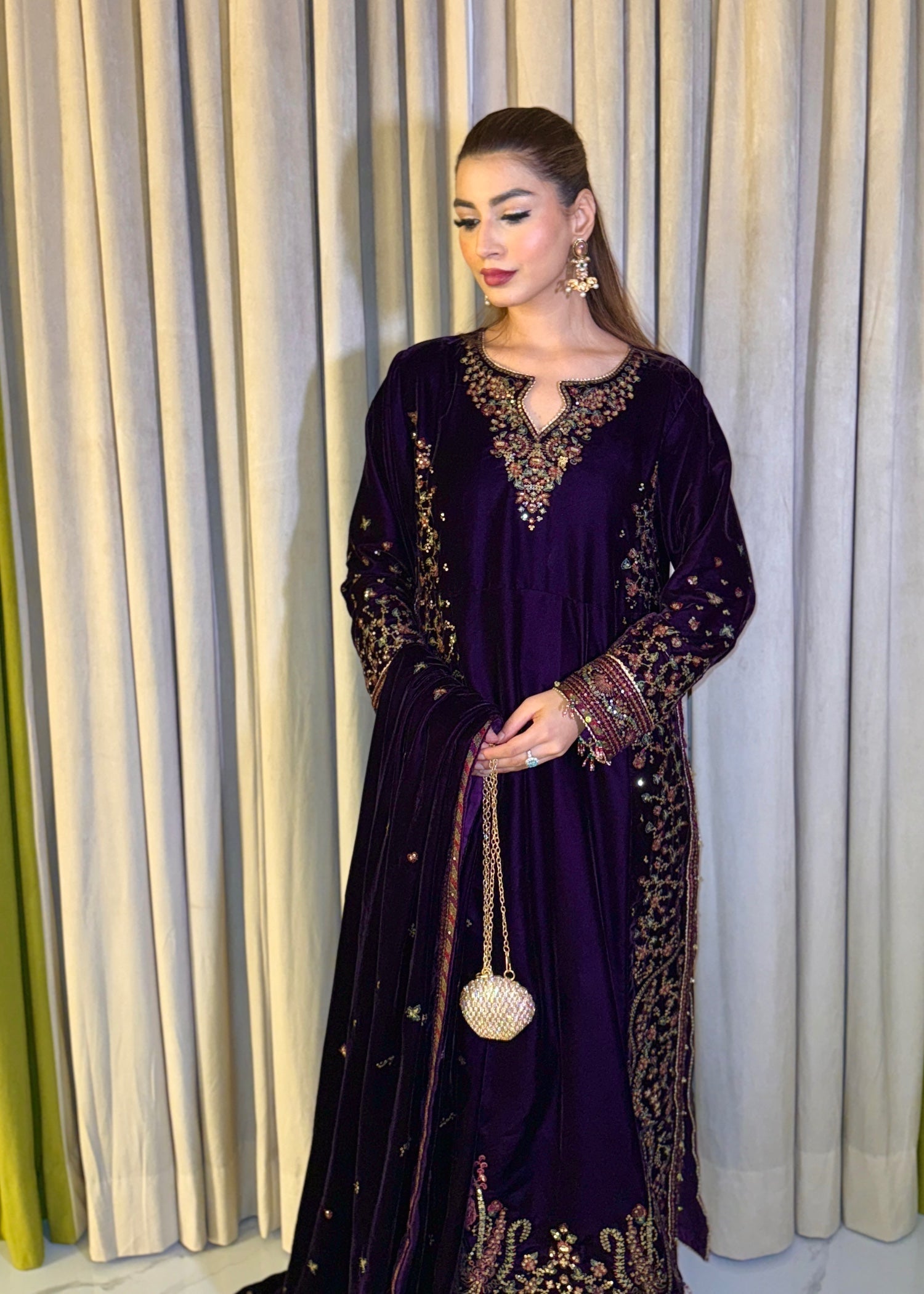 Laal Clothing Velvet V 08 Women 3pcs