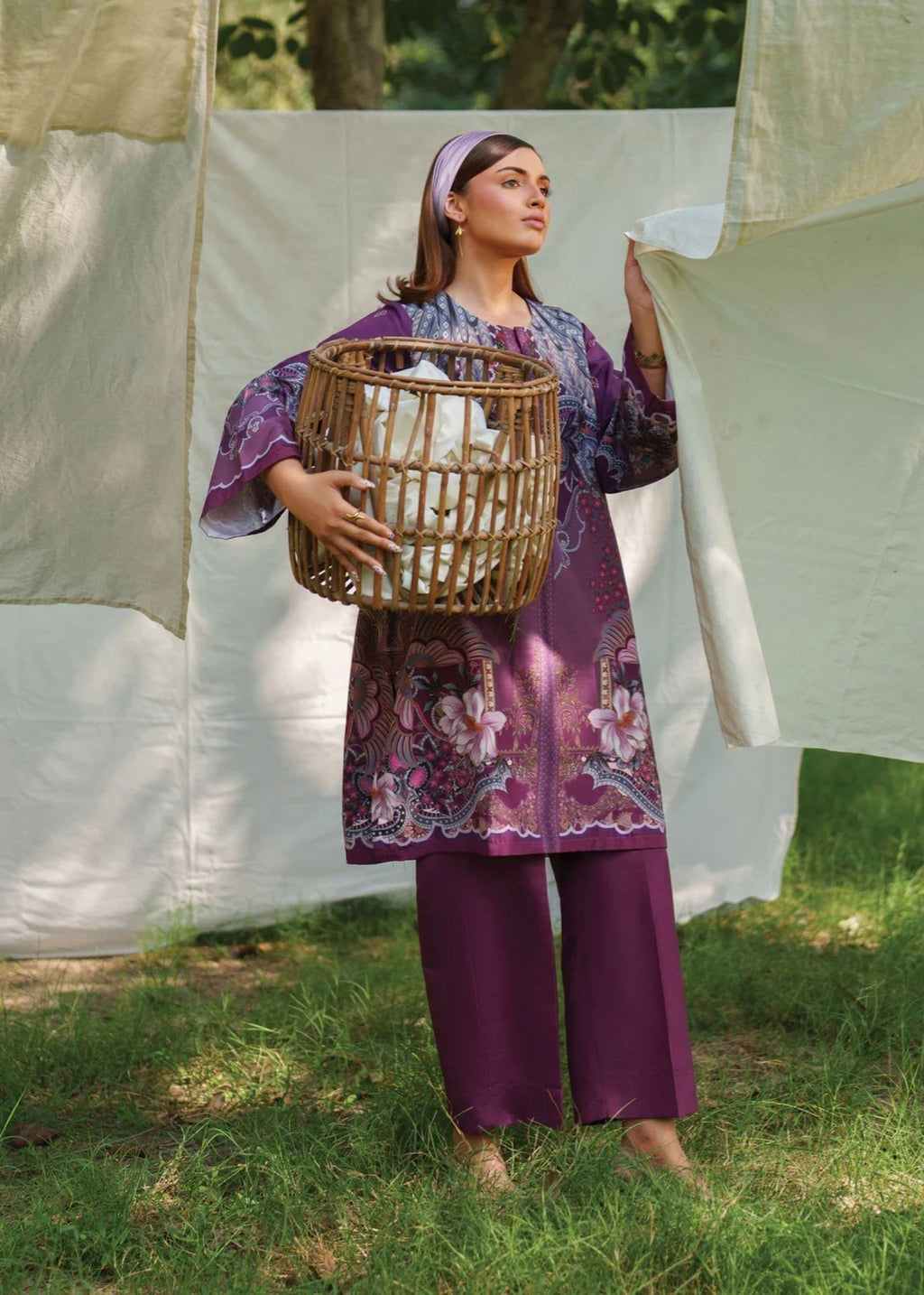 Garnet Clothing Roya Women 2pcs