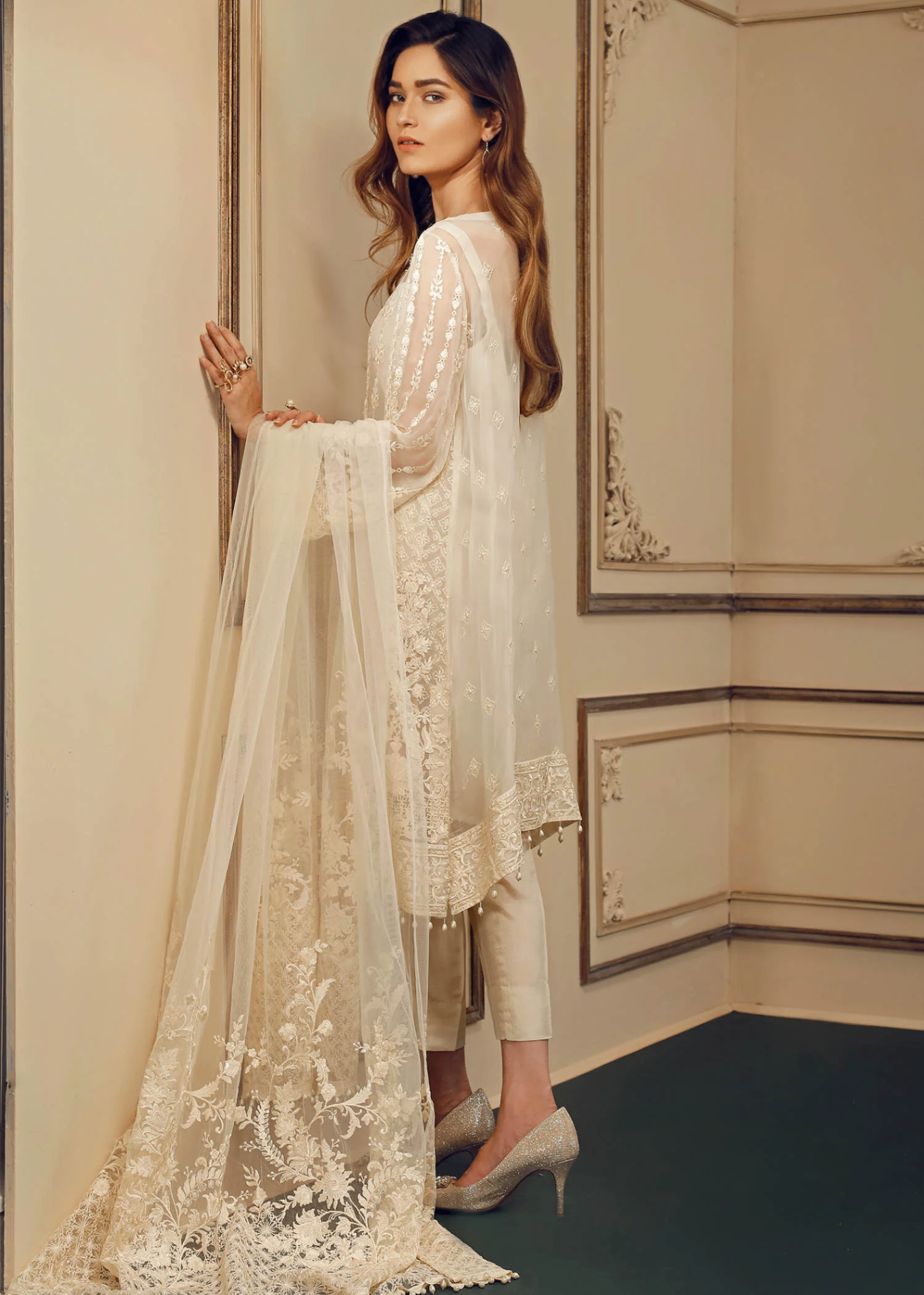 Baroque Pearl Luster stitched 25 Women 3pcs