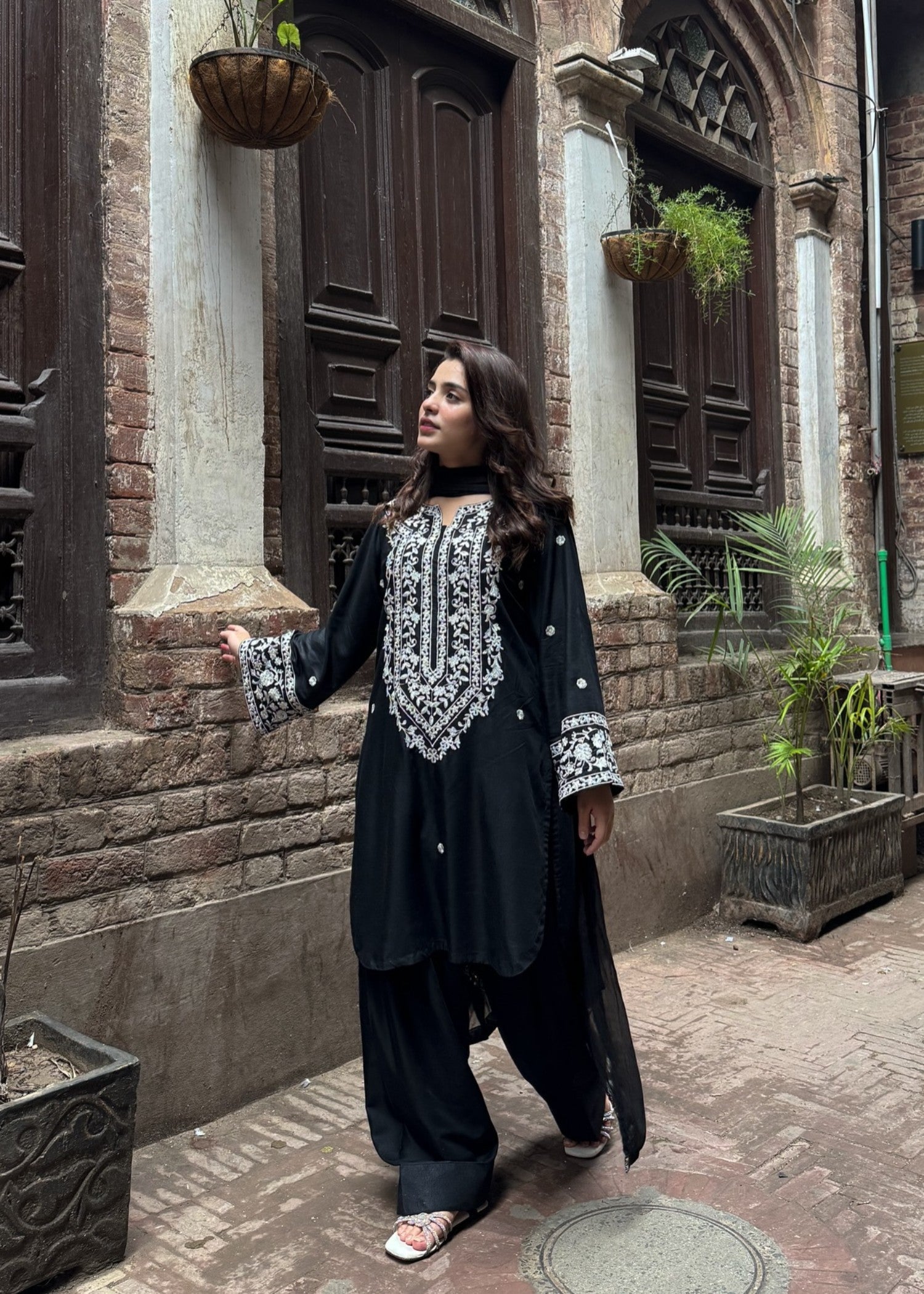 Kunaar White Snober Women 2pcs