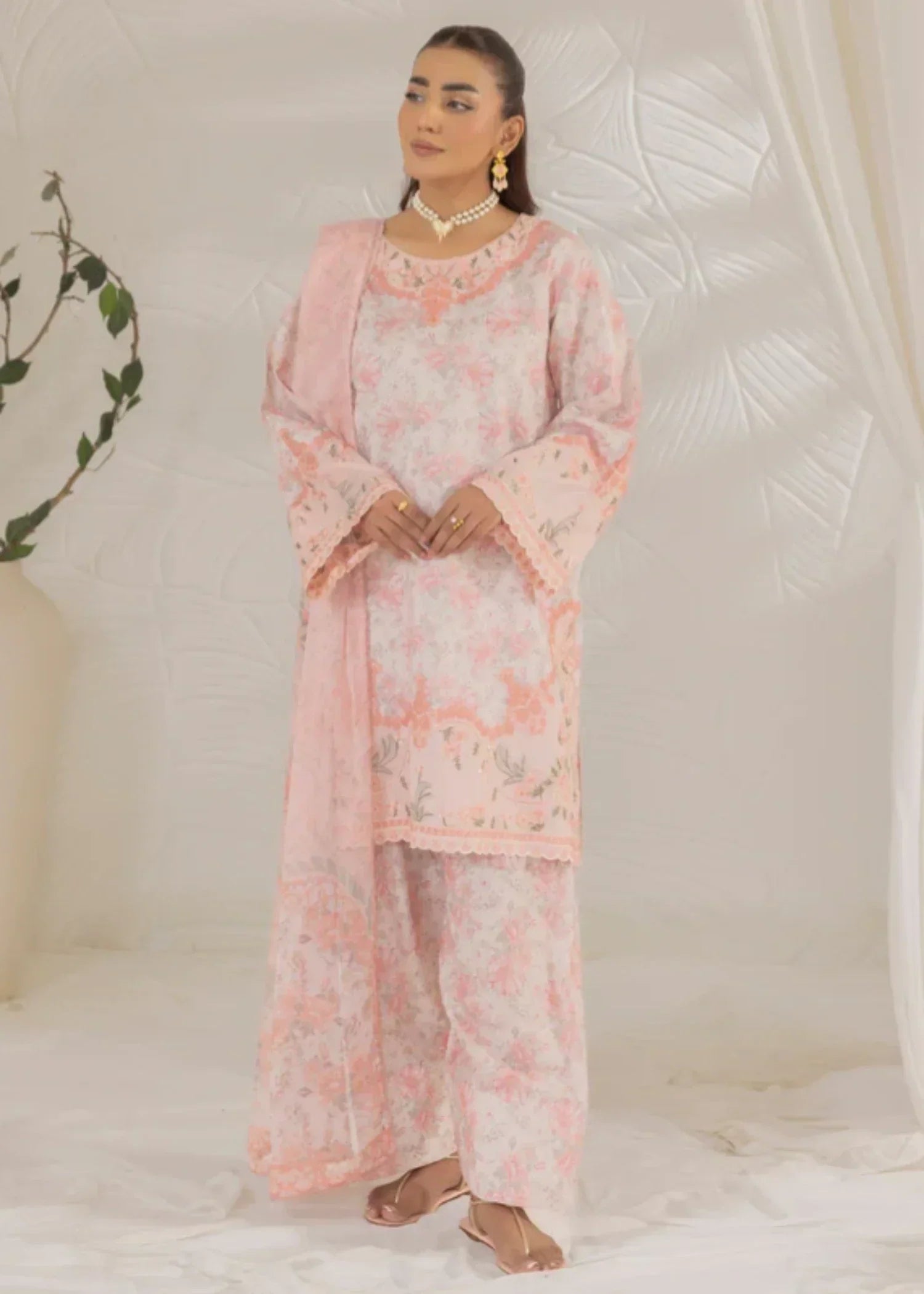 Mohagni LP 11 STITCHED I UNSTITCHED Women 3pcs