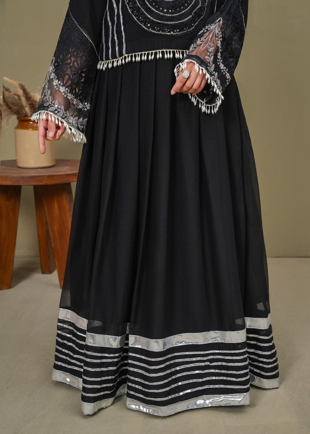 Pehnawa Fashion Silver Black lehenga chiffon Women 3pcs