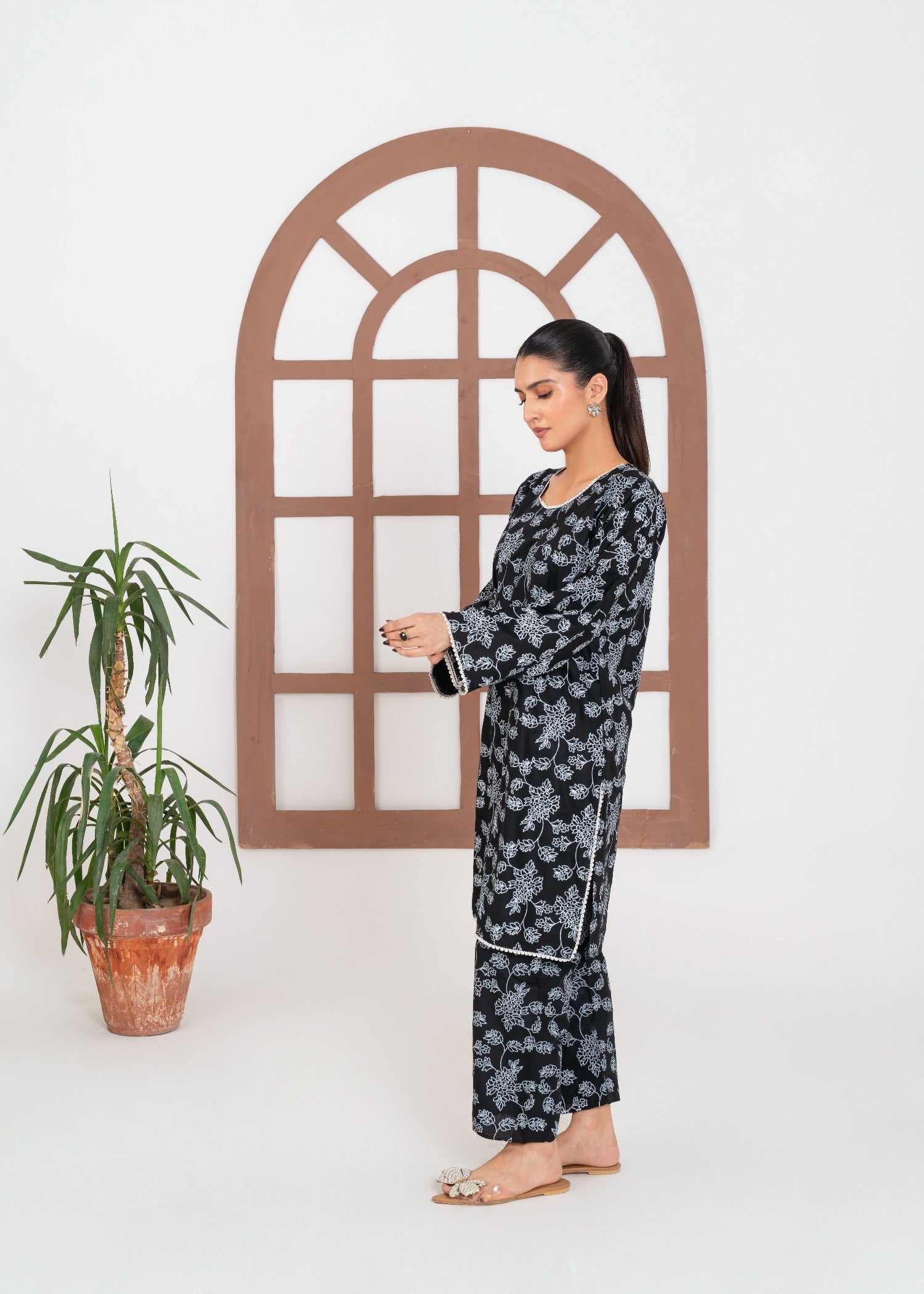 Stylish Collection GULAAB BLACK Women 2pcs