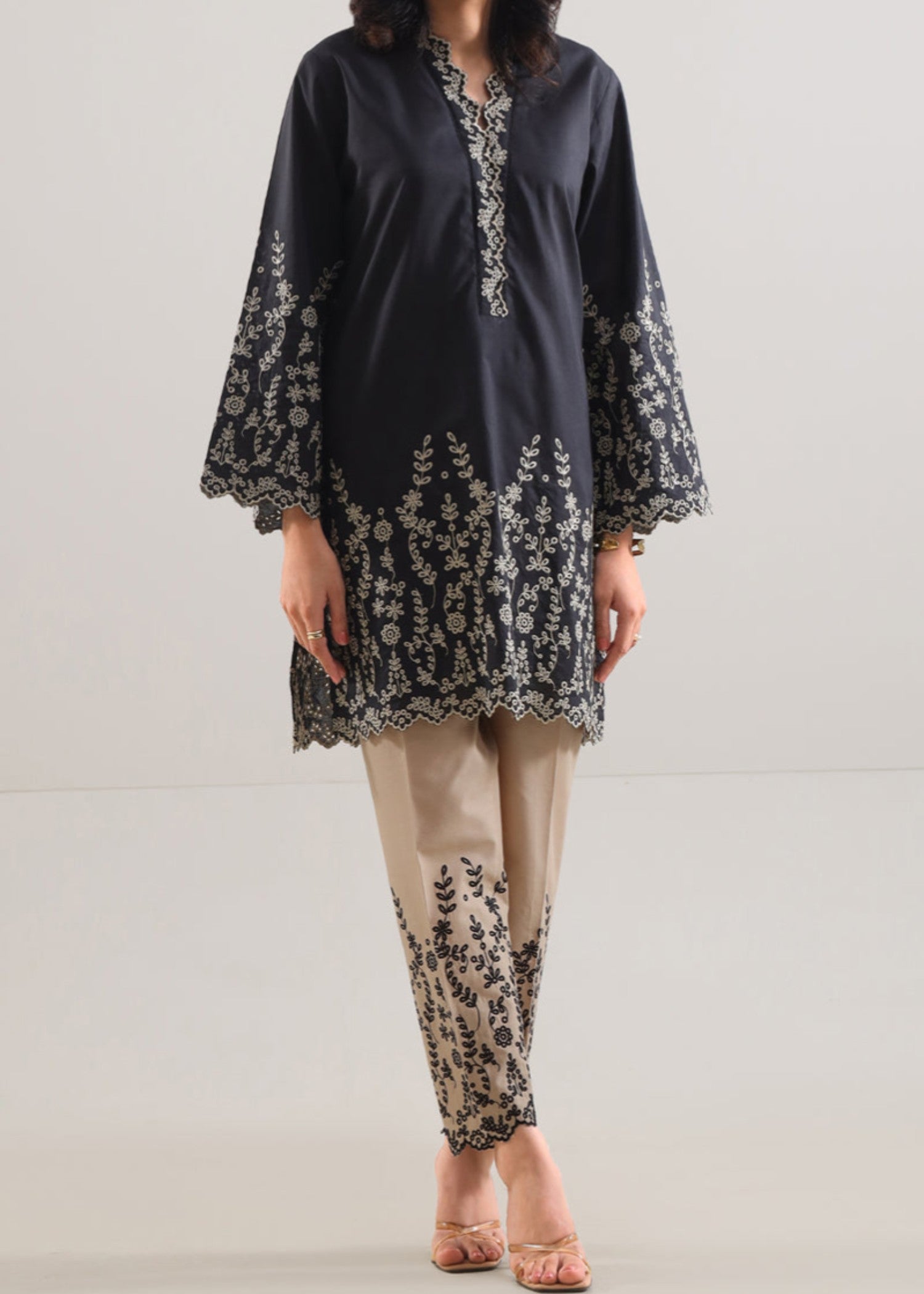 Saya Solid Embroidered Cambric Stitched Shirt WP1S 1091 Women 1pcs