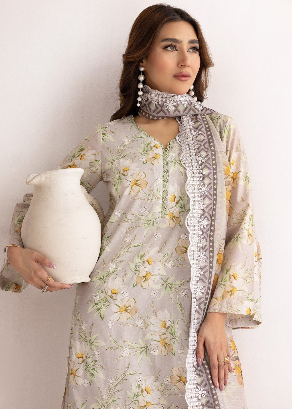 Aik Pret Saba 25 Women 3pcs