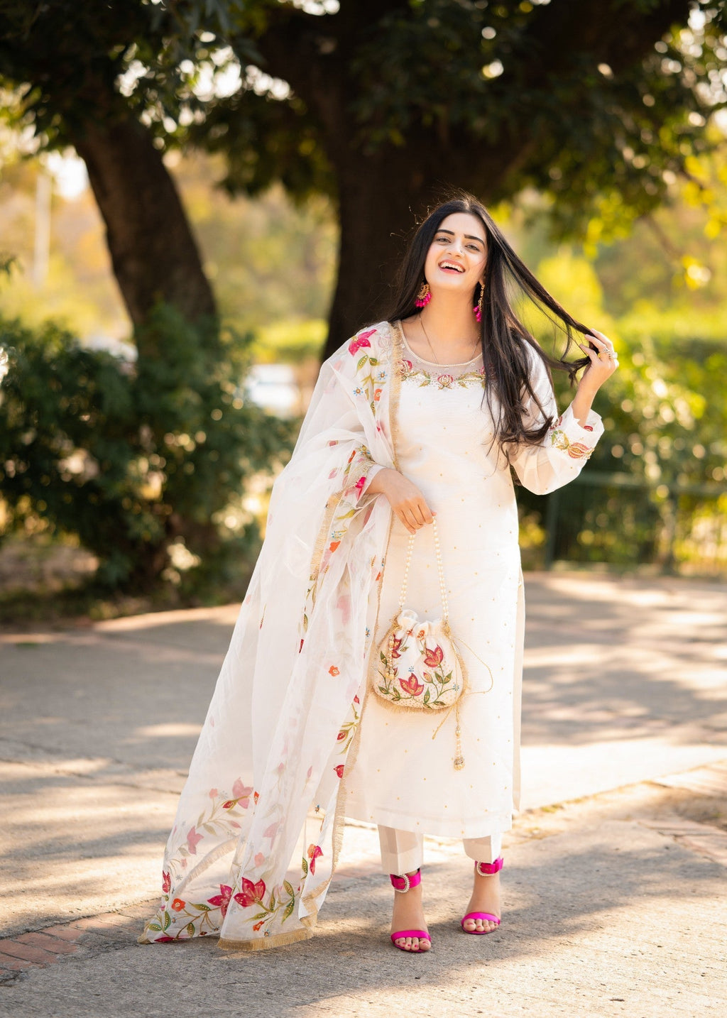 Rivaaj Fashion Luxurious White Dress Sheesha Silk Women 4pcs