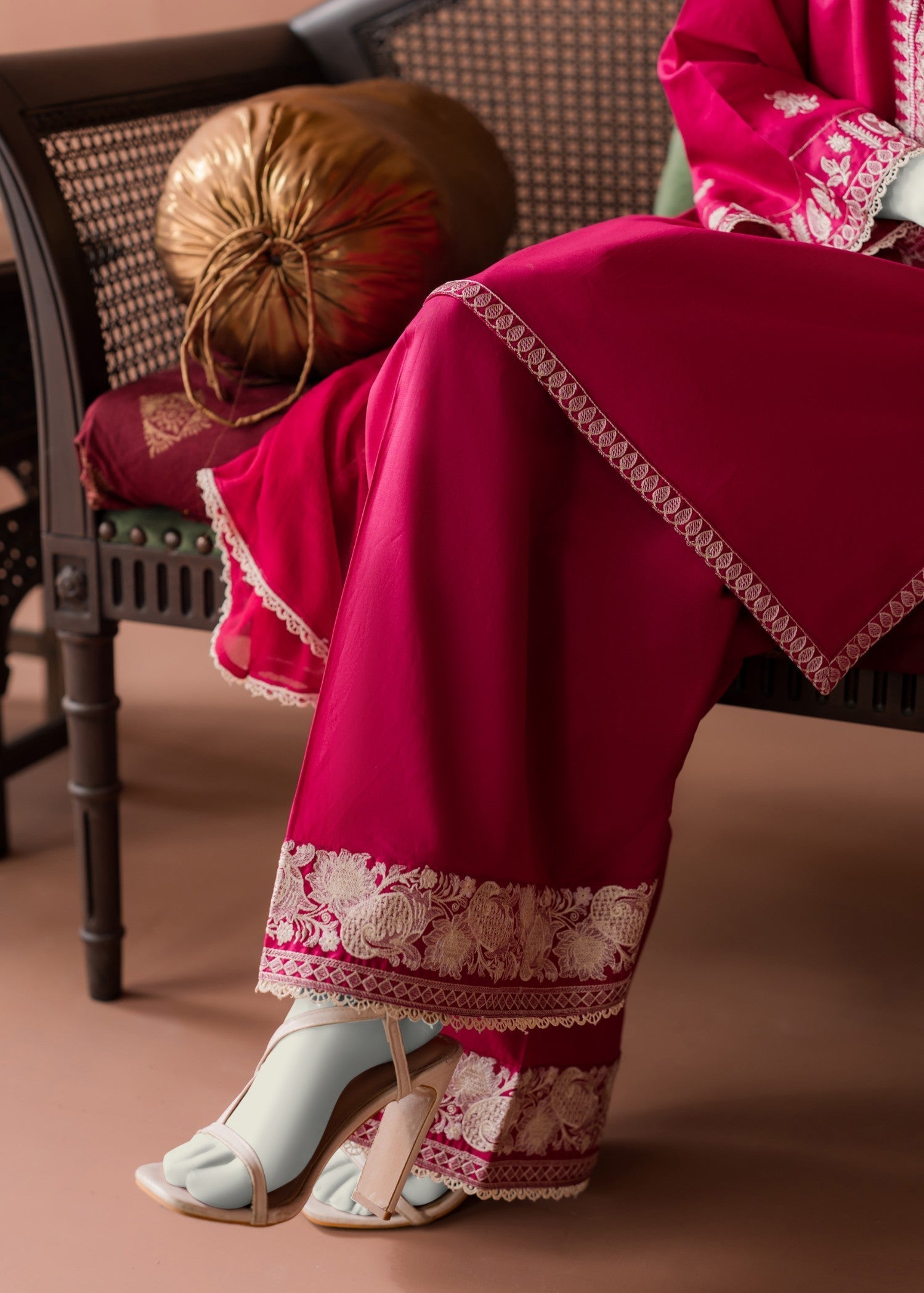 Zaira and Mahnoor Sera Farshi Set Women 3pcs