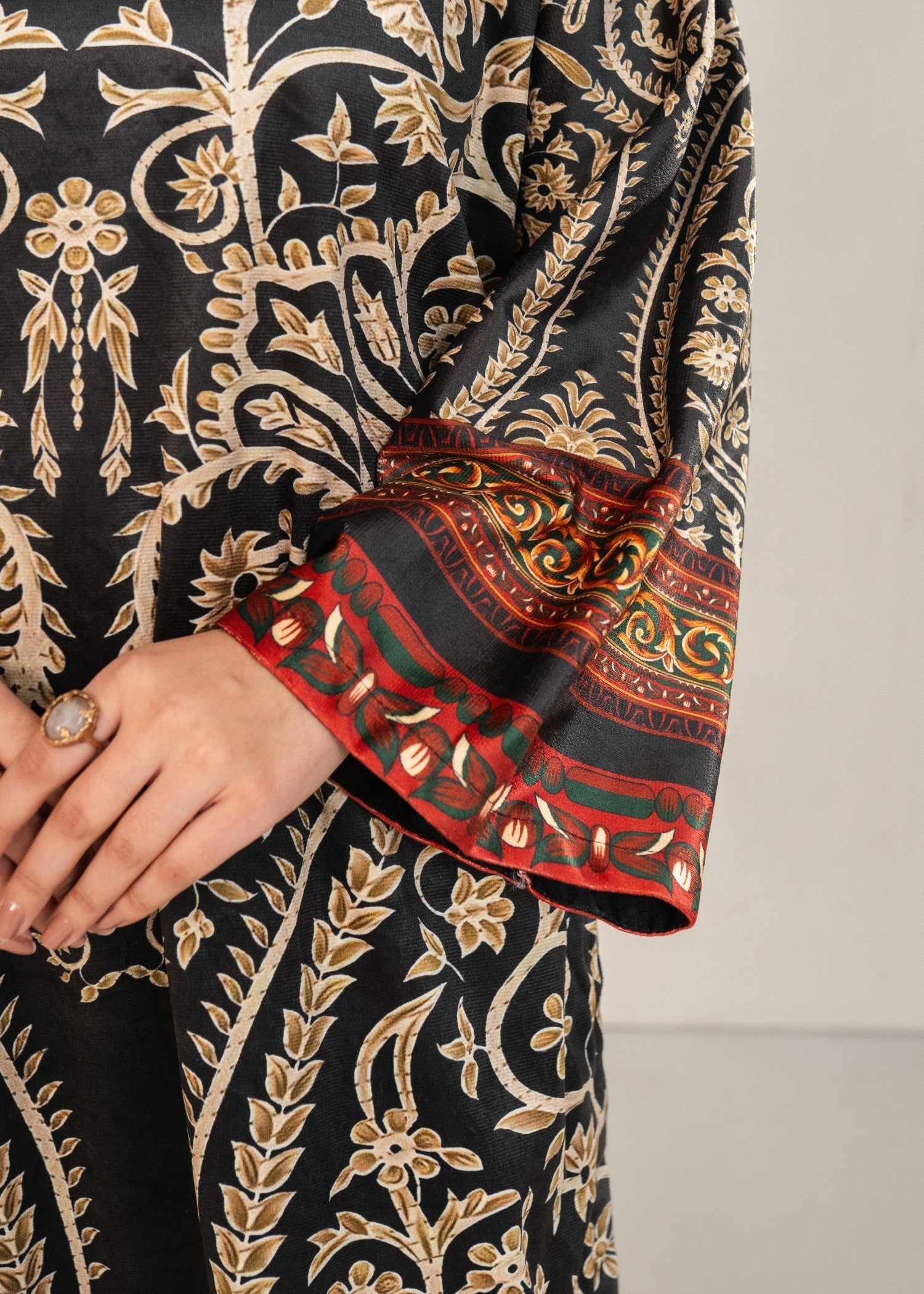 Stylish Collection BLACK BLOOM Women 2pcs