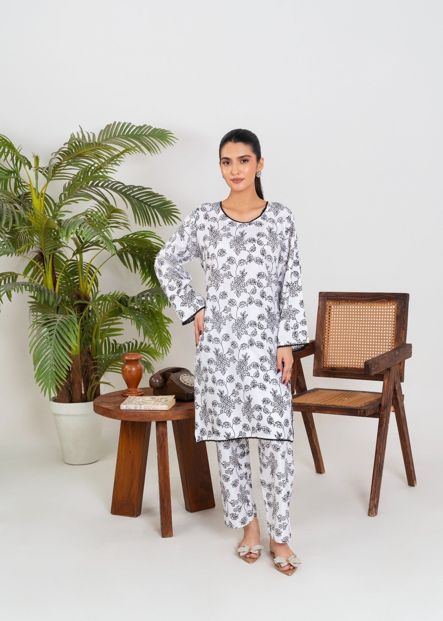 Stylish Collection GULAAB WHITE Women 2pcs