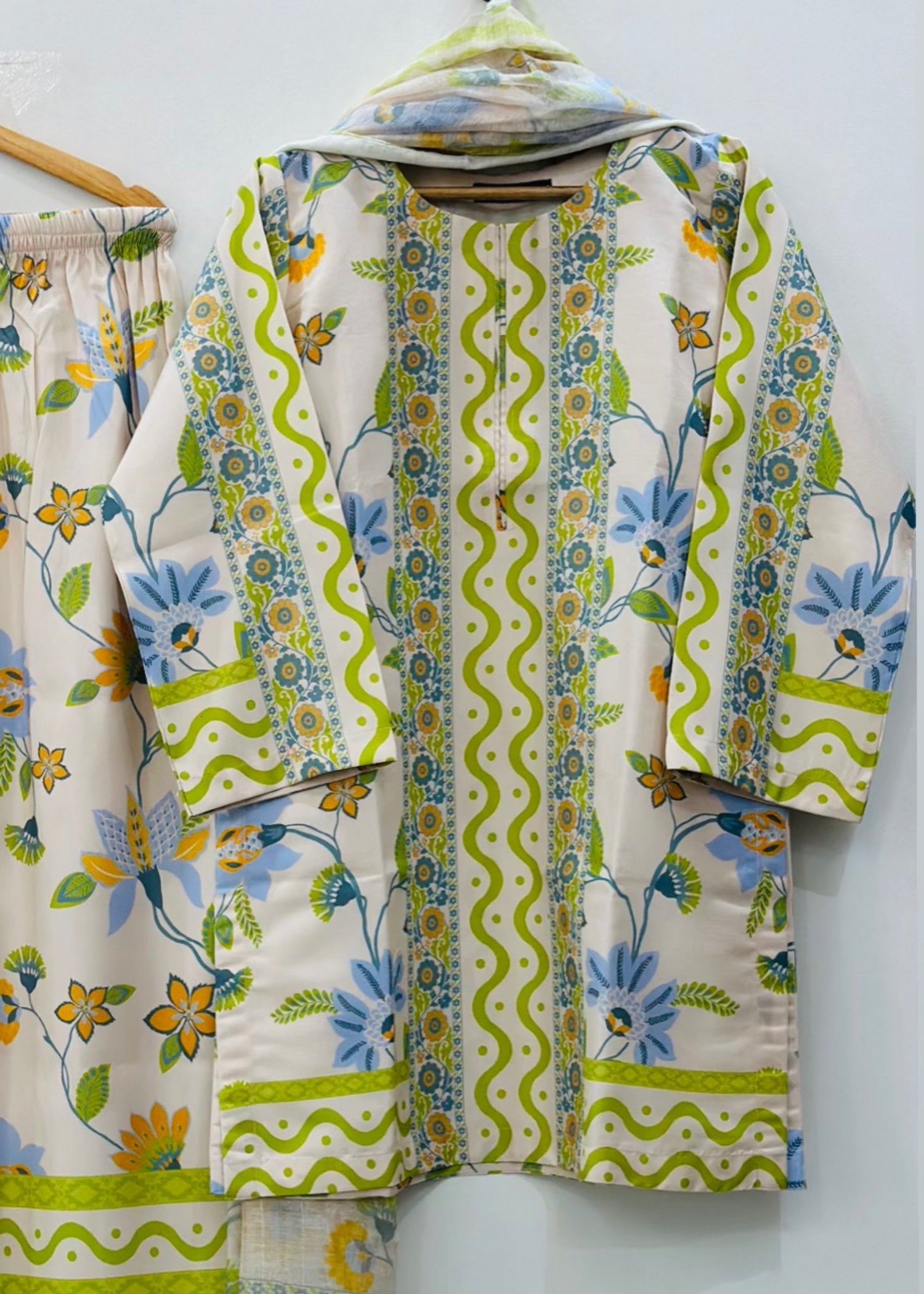 Ayesha B minahil Women 3pcs