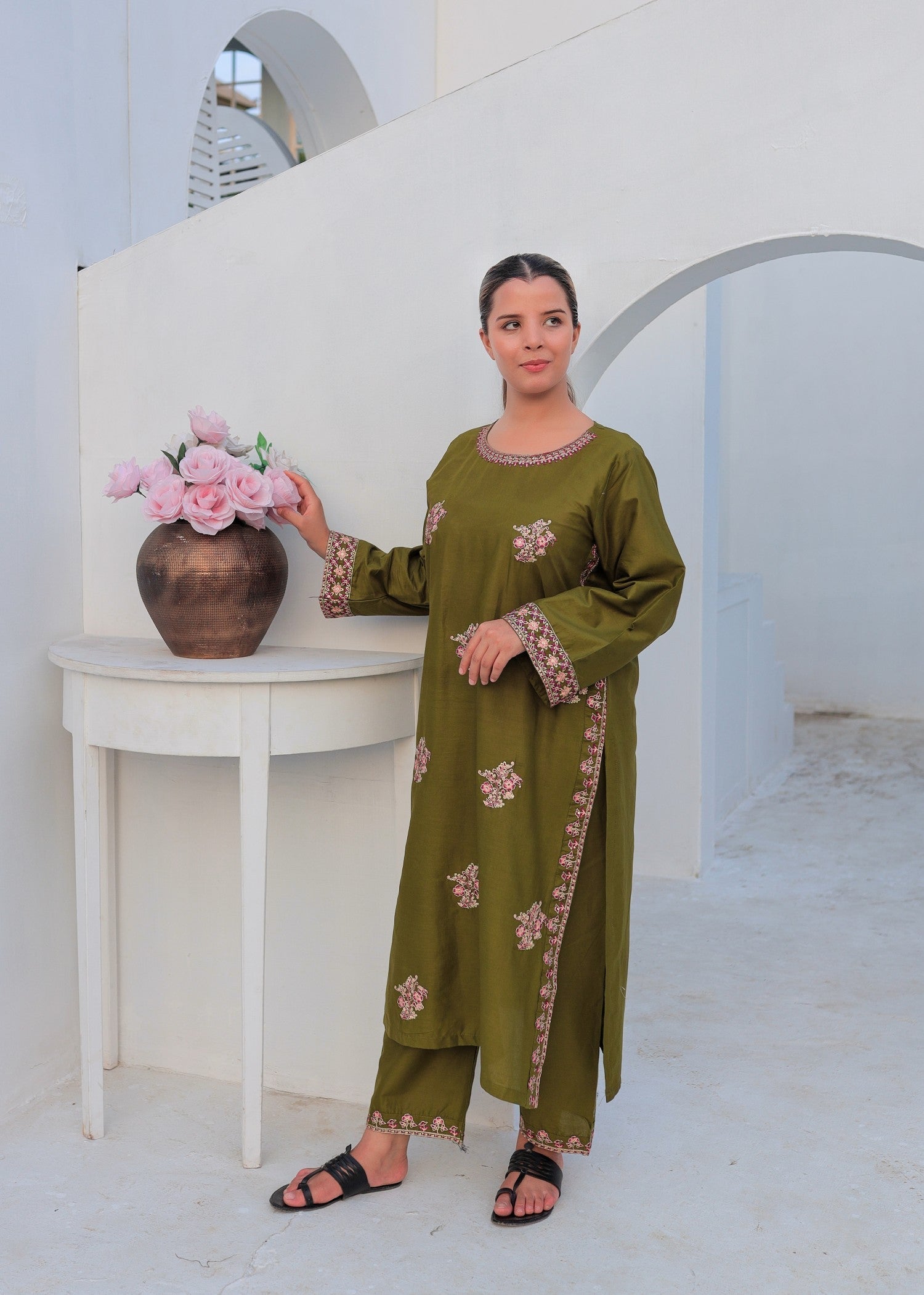 Shehroz Fashion CHANDI RESHAM Women 3pcs