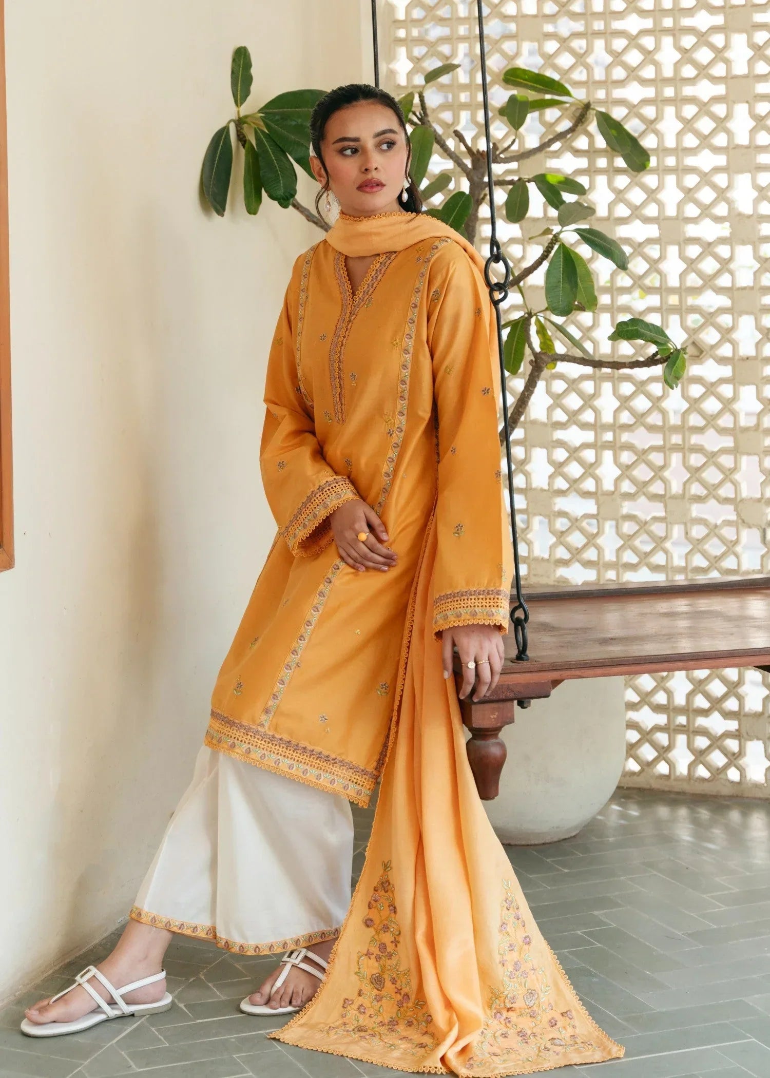 Mannat Daffodil Women 2pcs