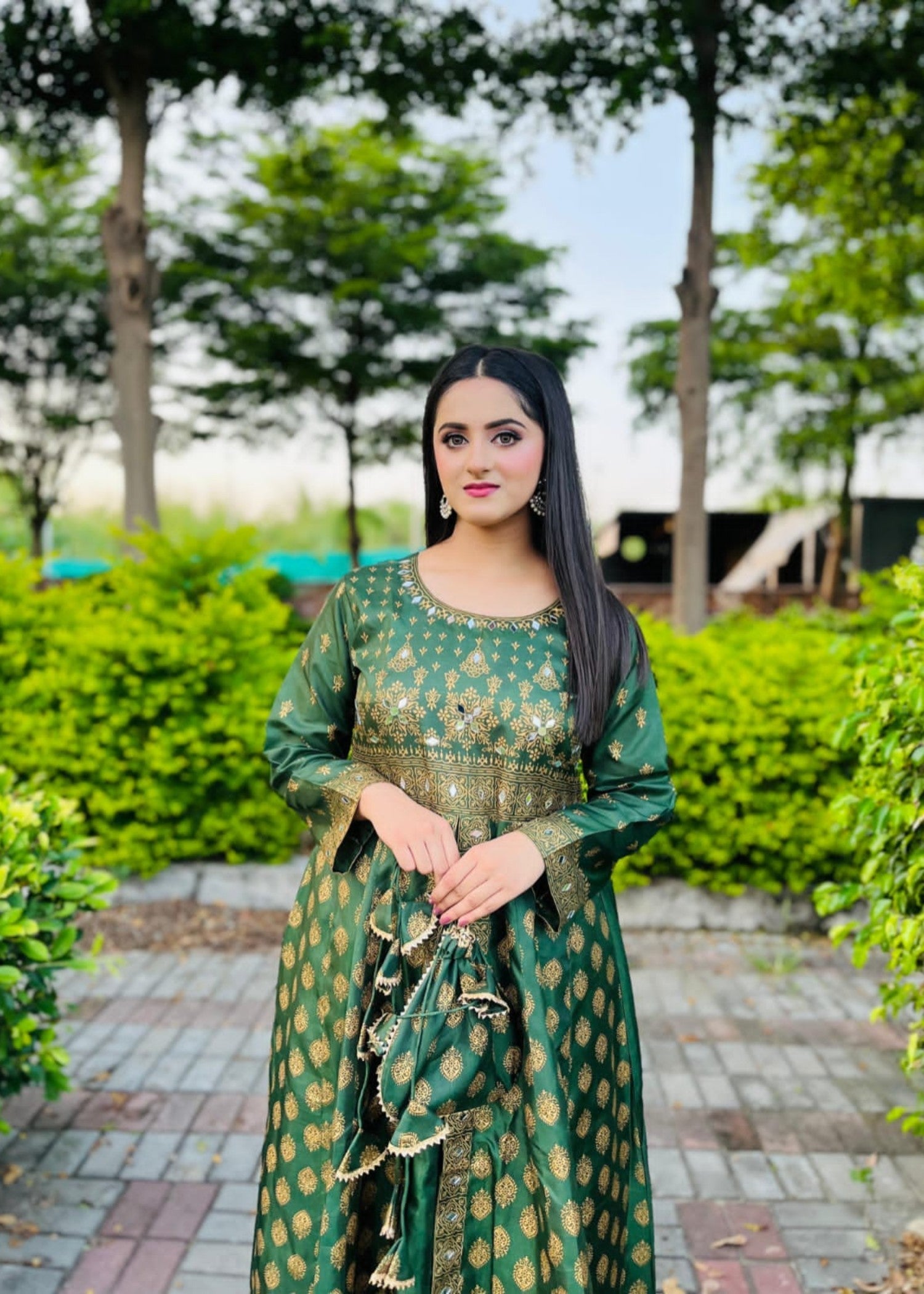 1 Mahoor Haven green maxi with potli Women 2pcs