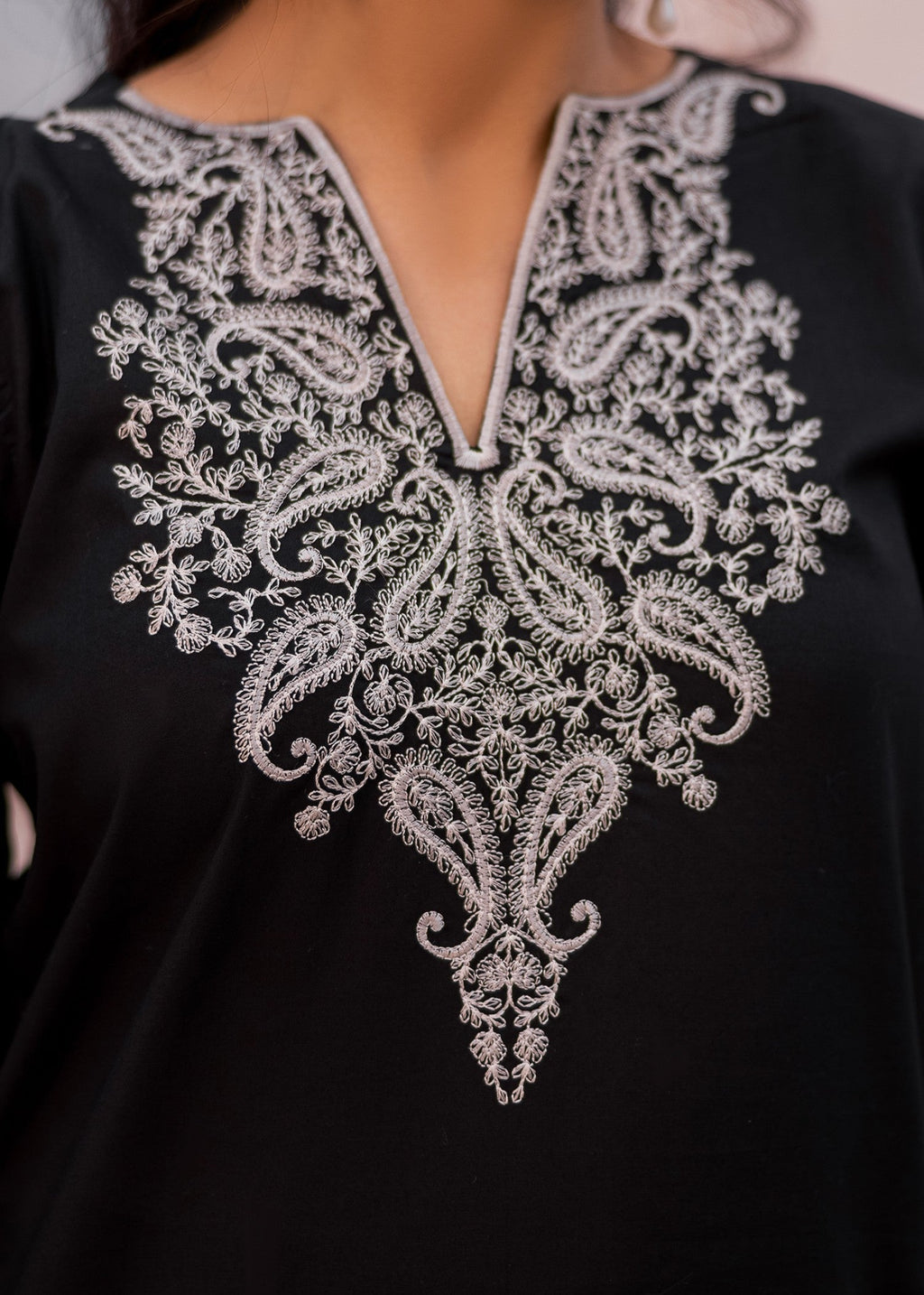 Hamna Kalim hareem black Women 2pcs