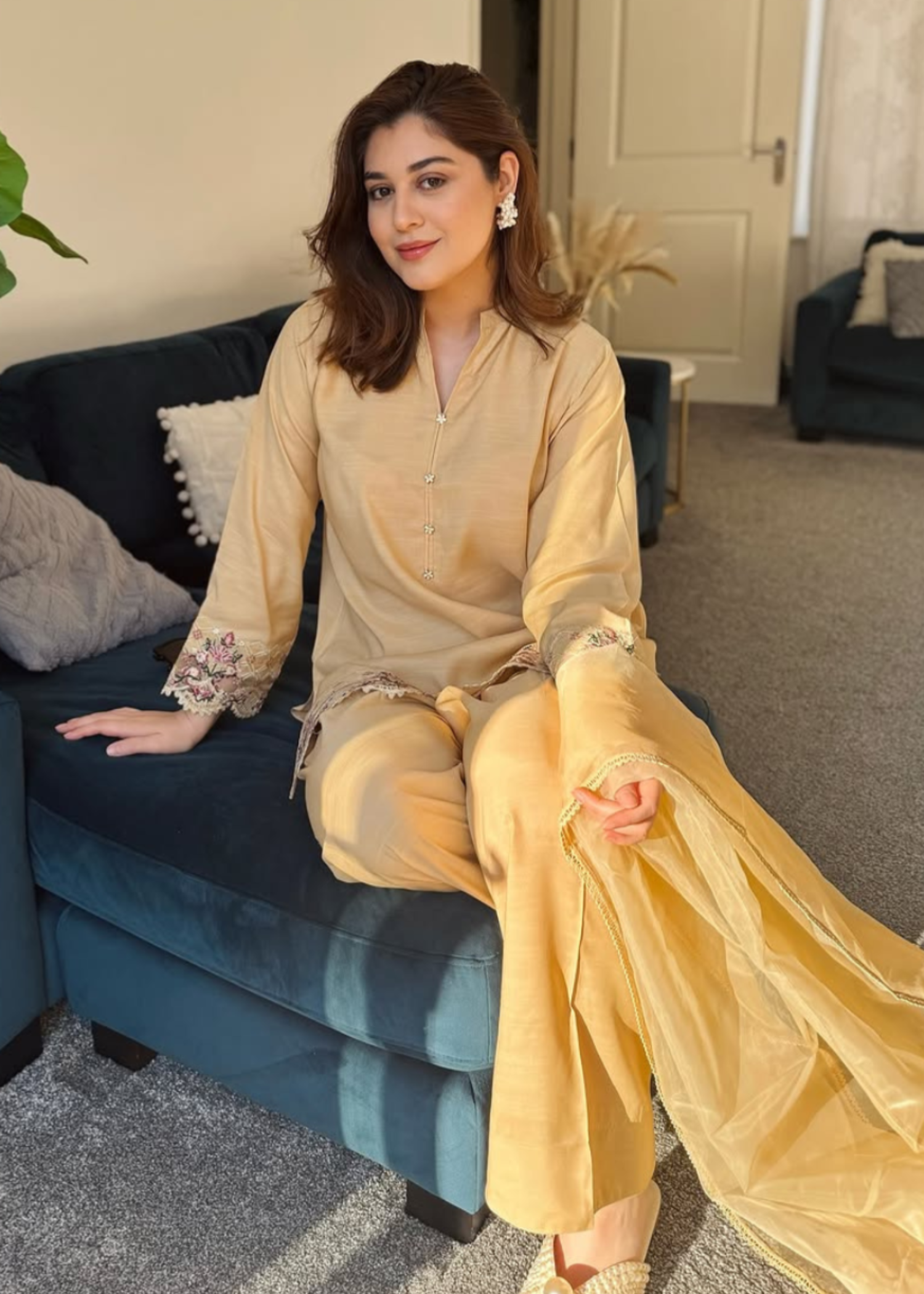 Yolo Pret Embroidered Raw Silk with Farshi Shalwar with Organza Embroidered Bordered Dupatta JASHAN S25 0038 Women 3pcs